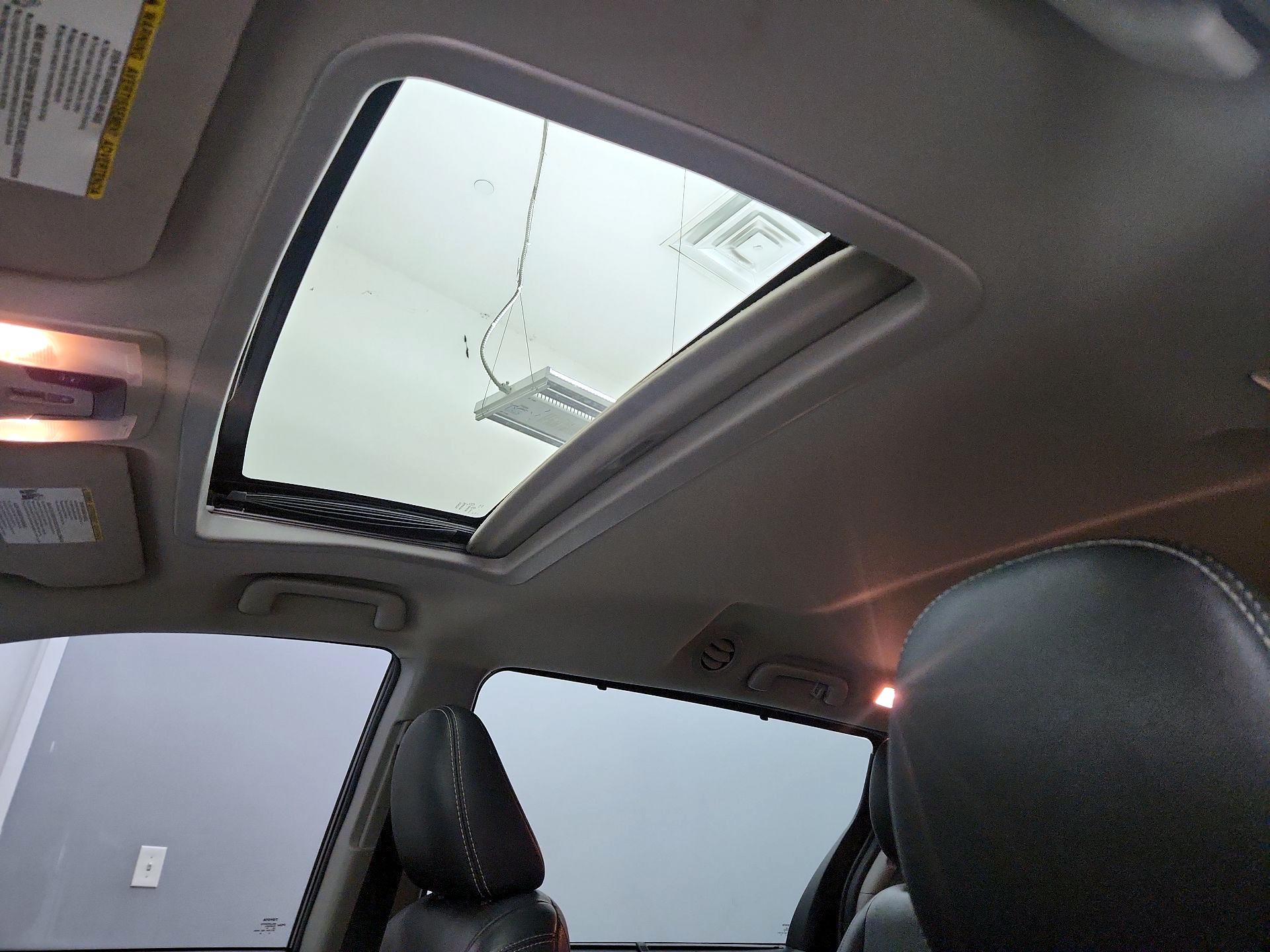 Thumbnail: 2017 Toyota Sienna - 19