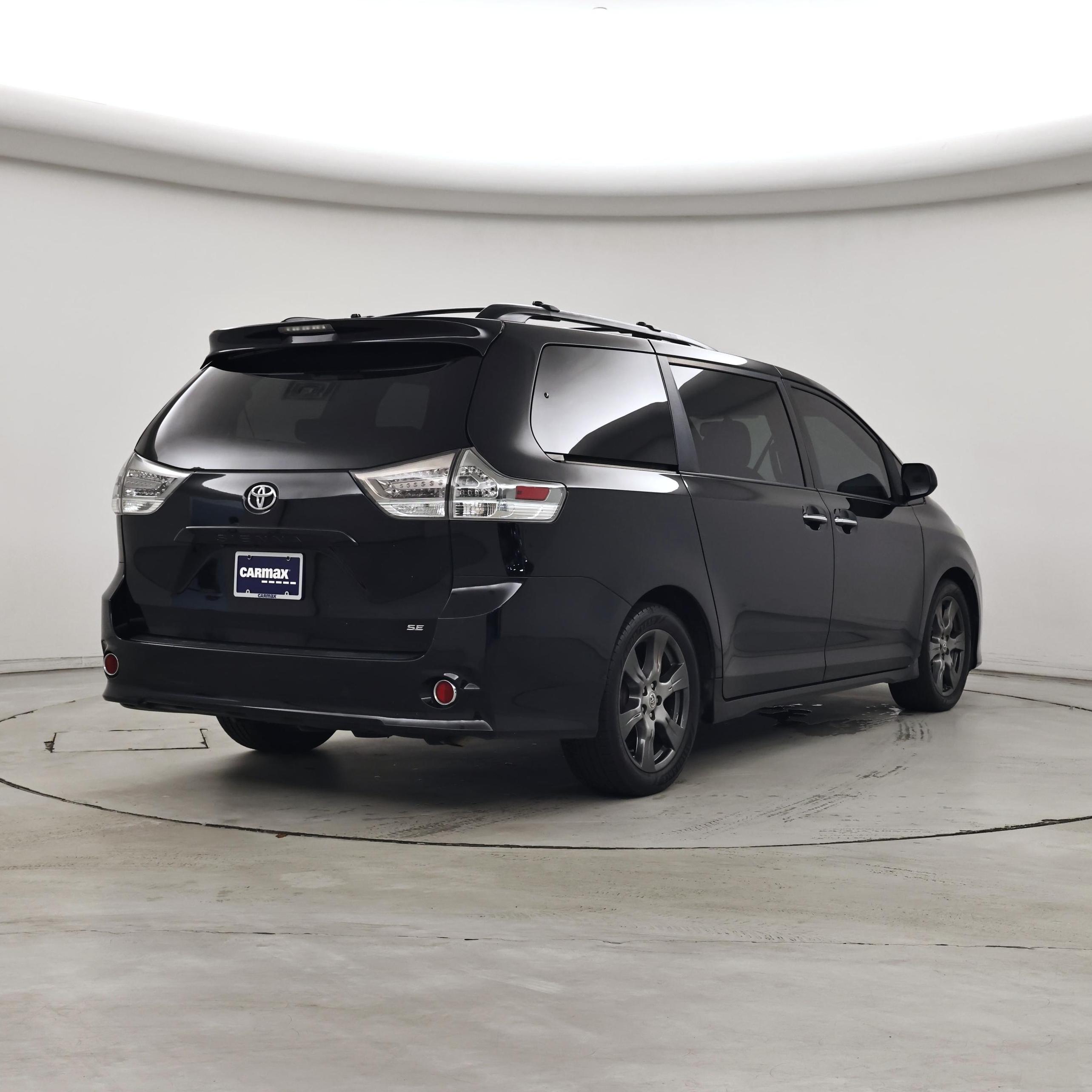 Thumbnail: 2017 Toyota Sienna - 8