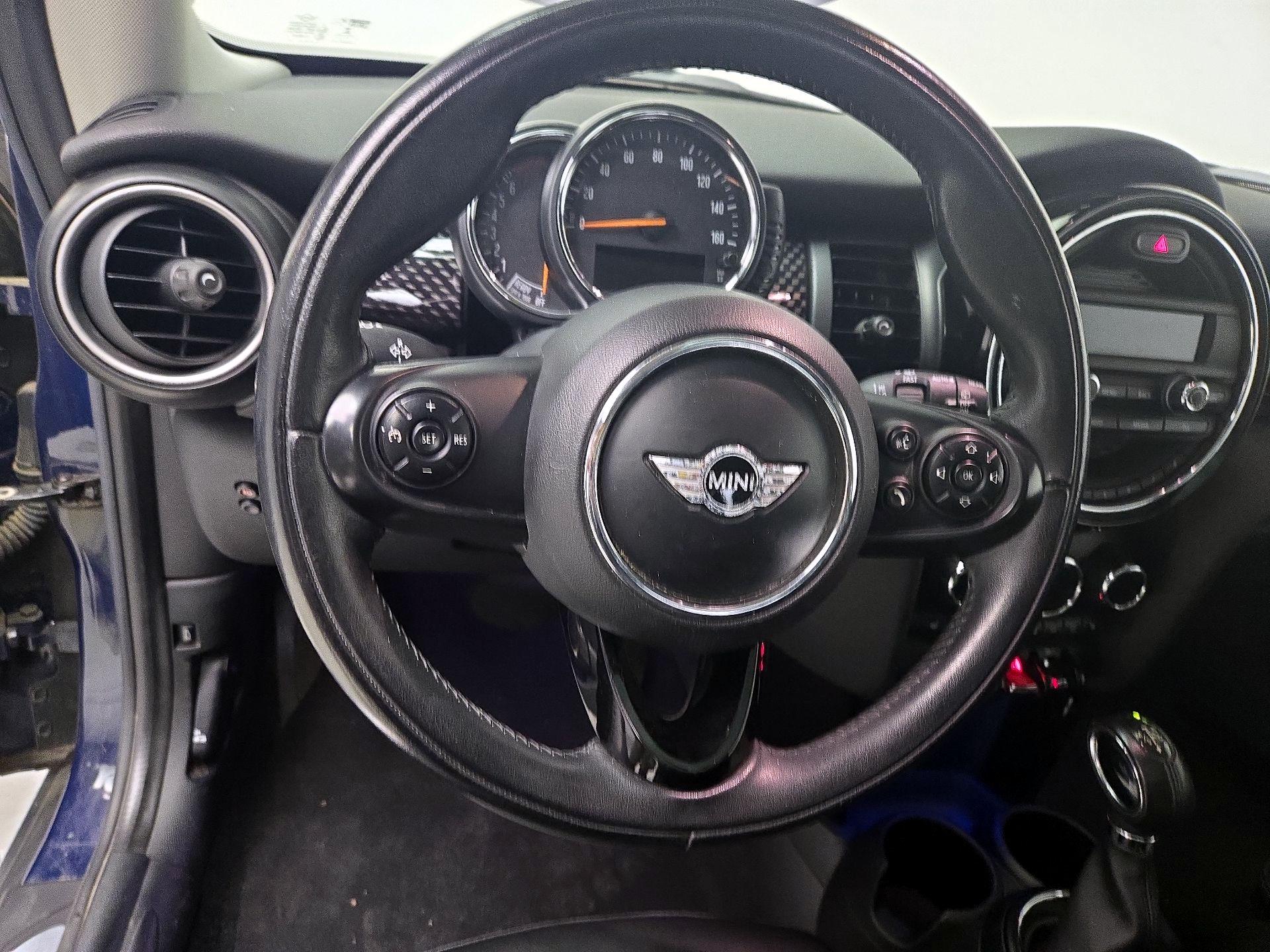 Thumbnail: 2015 MINI Cooper Hardtop - 10