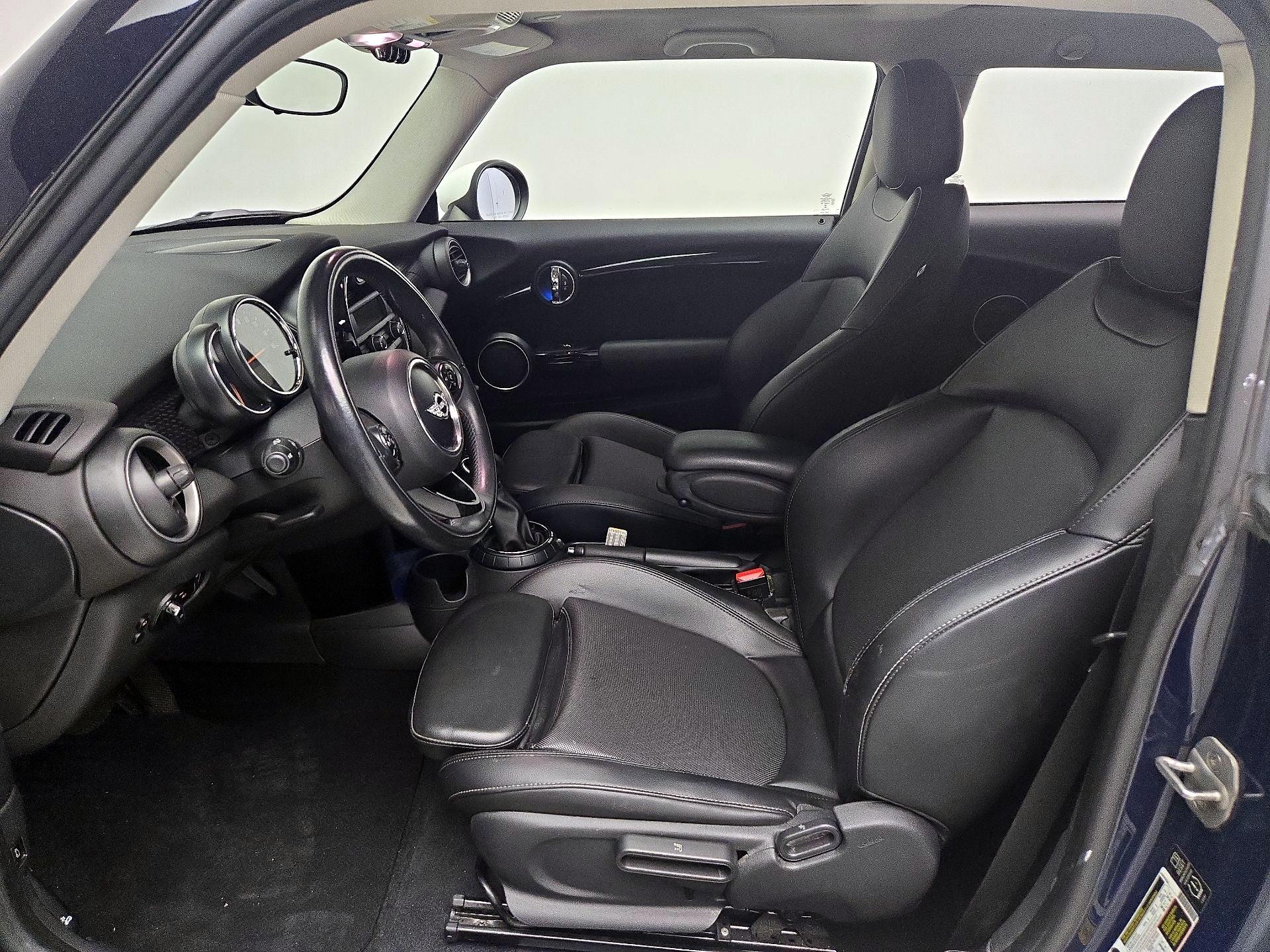 Thumbnail: 2015 MINI Cooper Hardtop - 11
