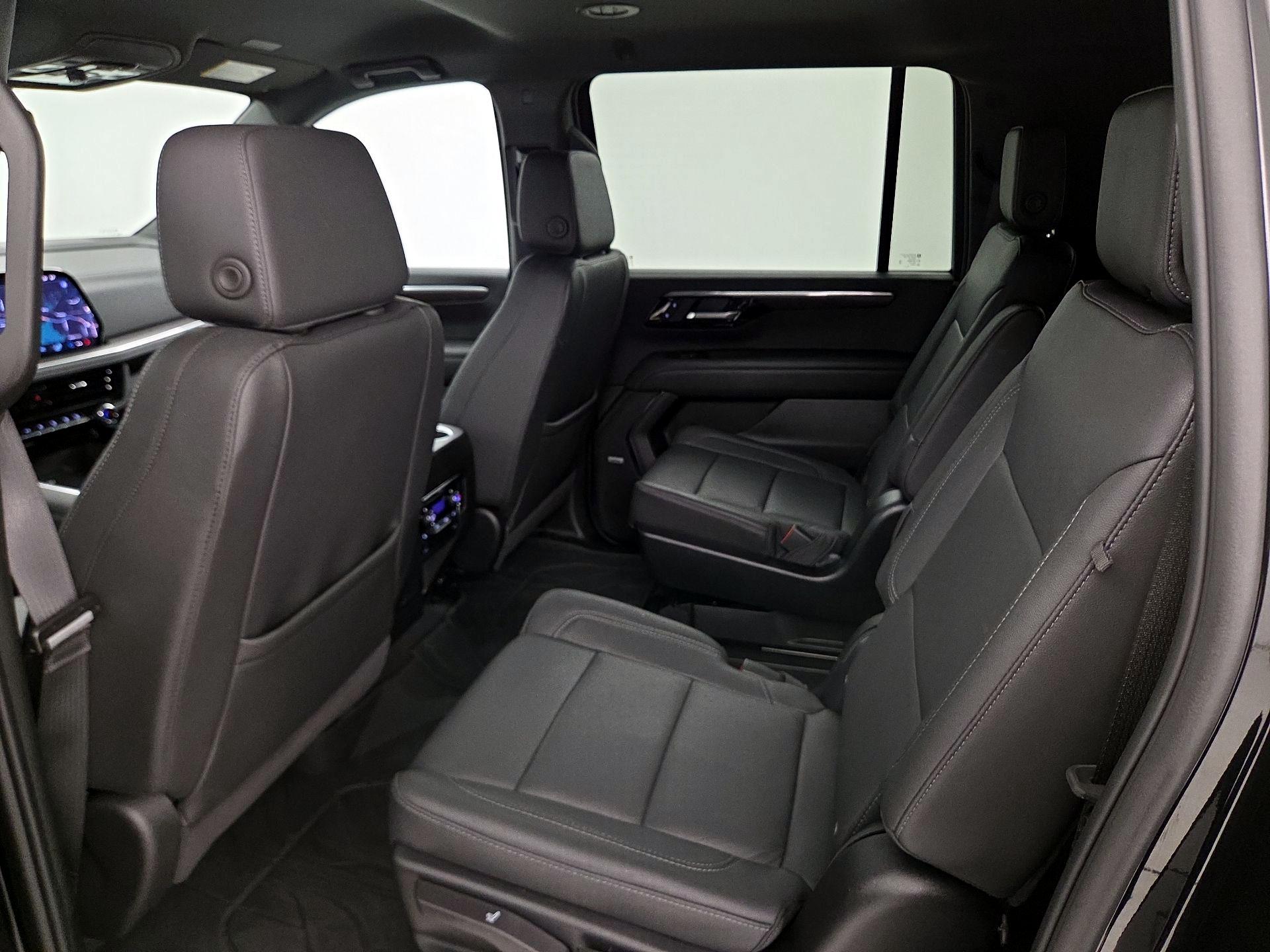 Thumbnail: 2026 Chevrolet Suburban - 20