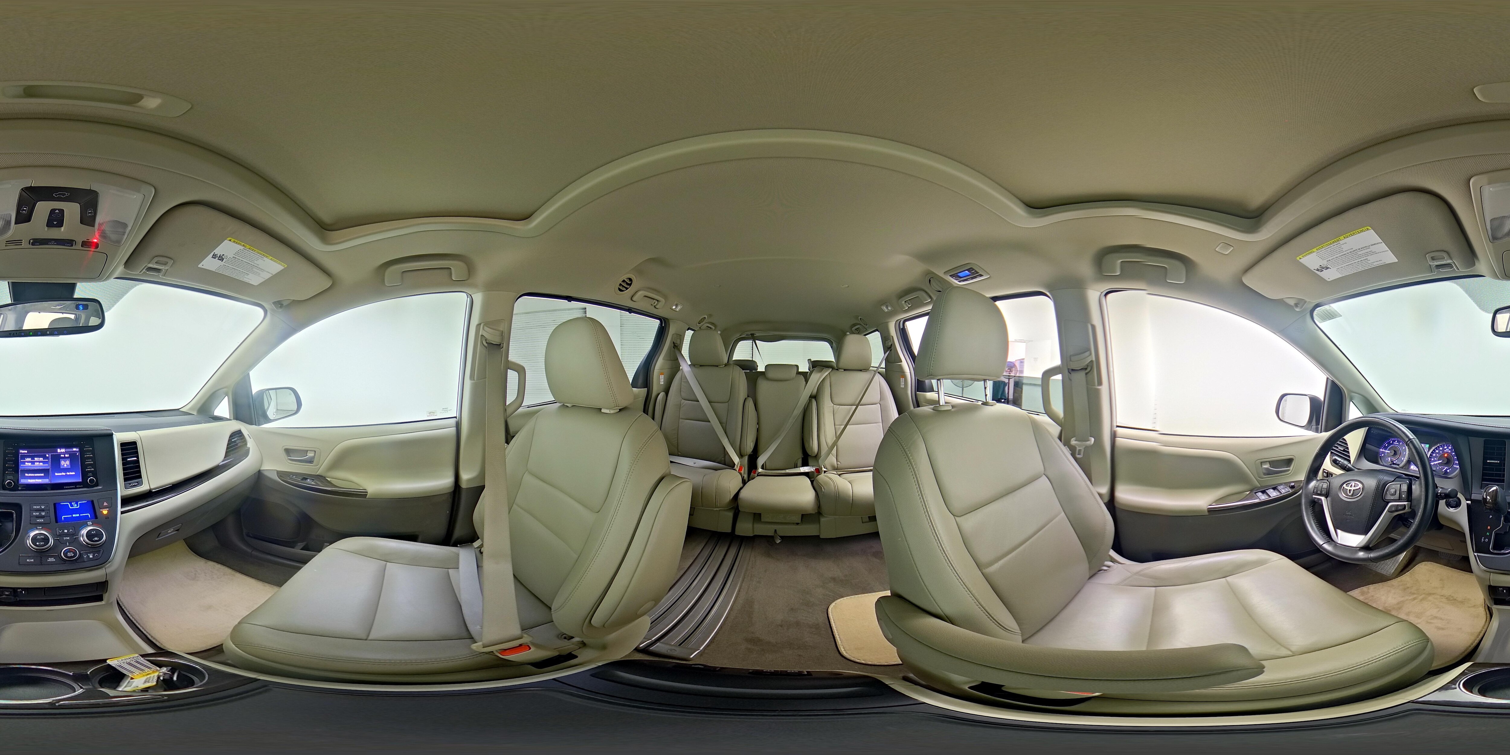 2019 Toyota Sienna XLE - Photo 25