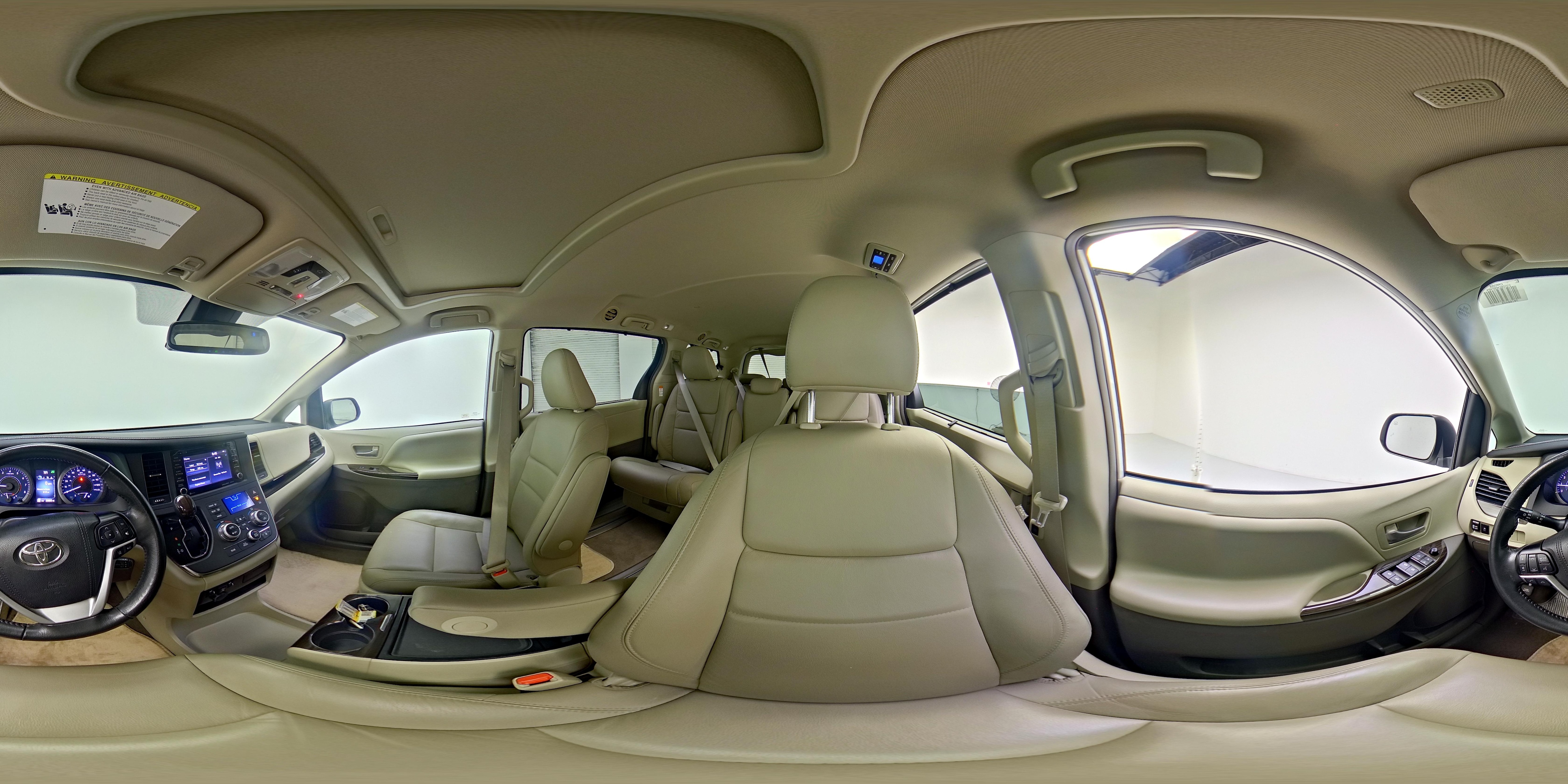 2019 Toyota Sienna XLE - Photo 27
