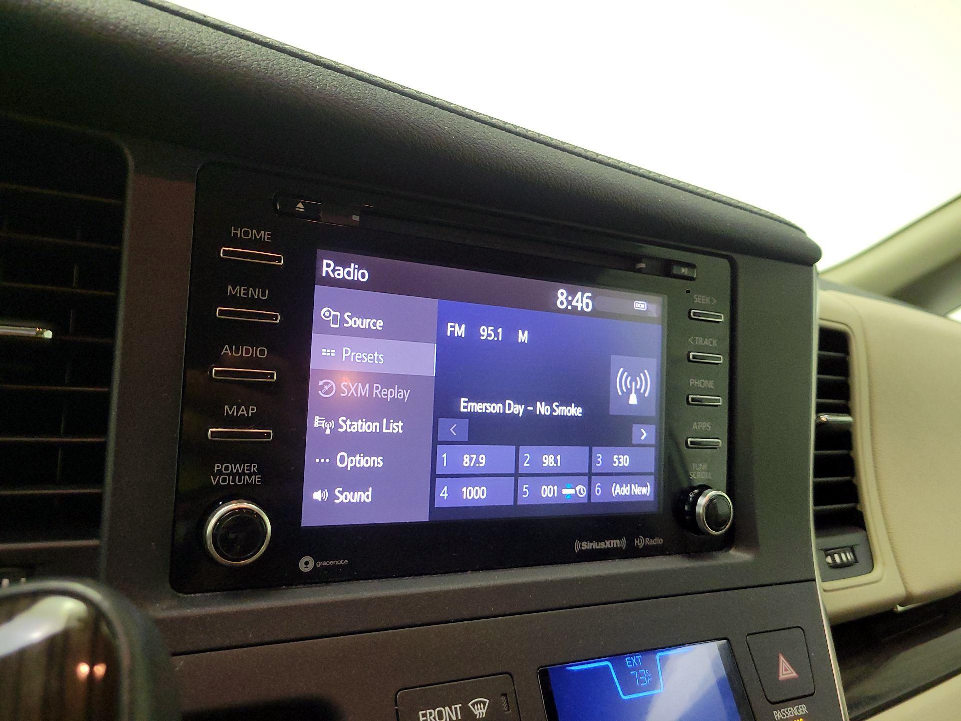 Thumbnail: 2019 Toyota Sienna - 15