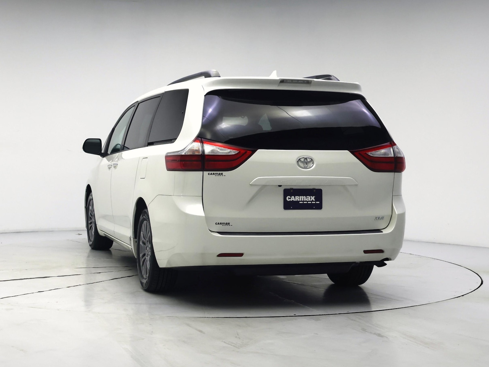 2019 Toyota Sienna XLE - Photo 7