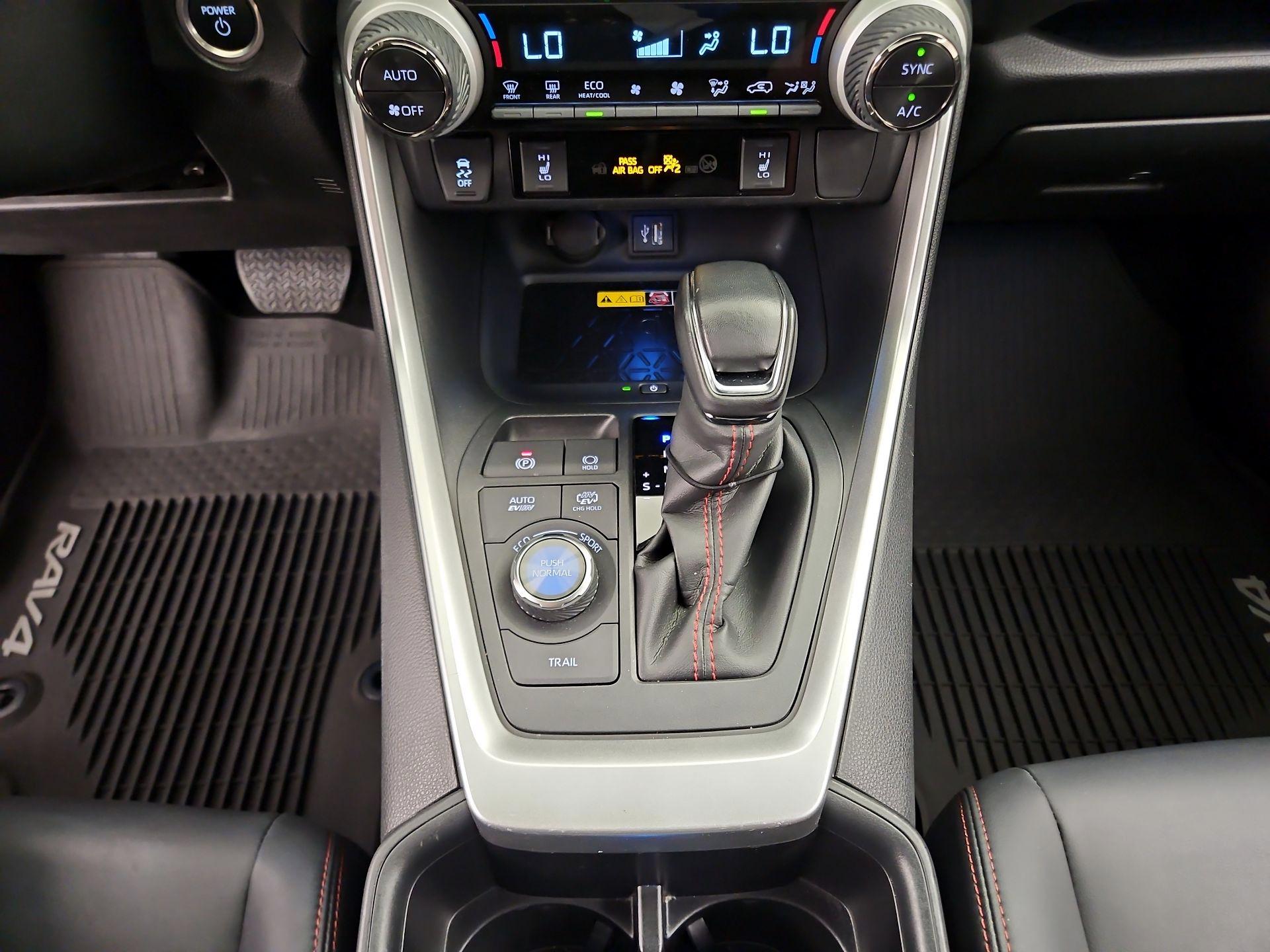 Thumbnail: 2023 Toyota RAV4 - 17