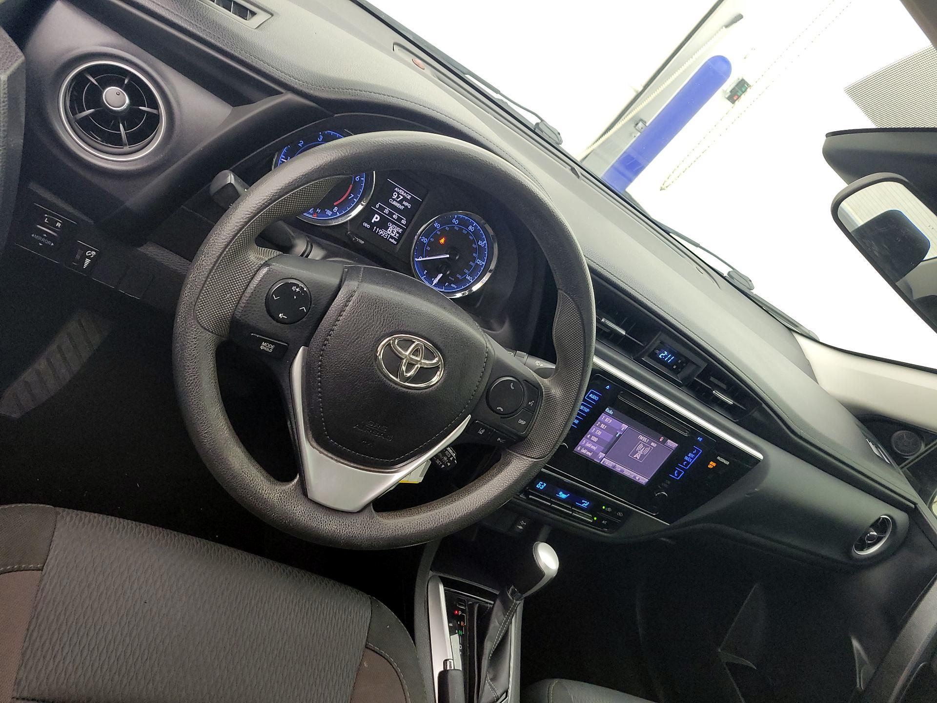 Thumbnail: 2017 Toyota Corolla - 9