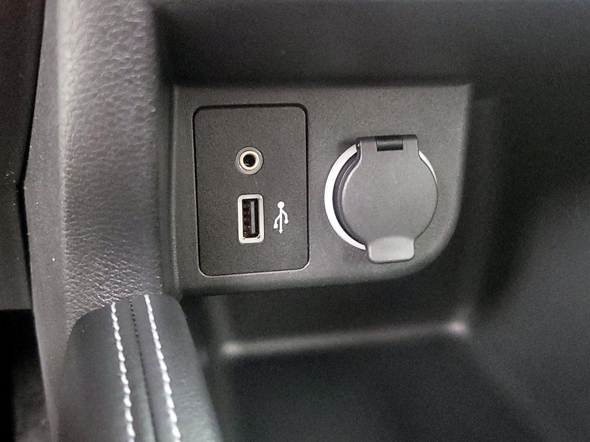 Thumbnail: 2019 Nissan Kicks - 17