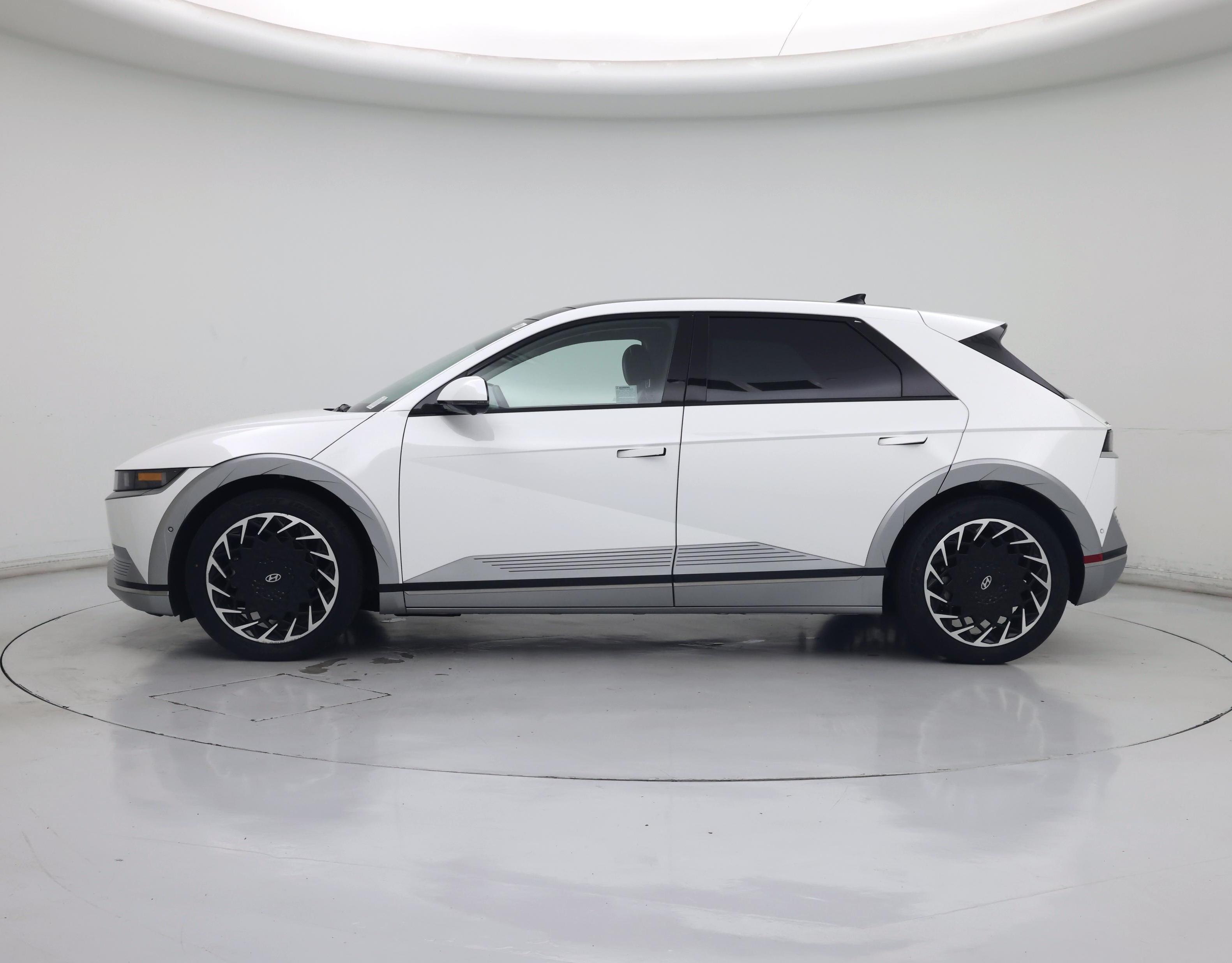 Thumbnail: 2022 Hyundai Ioniq 5 - 3