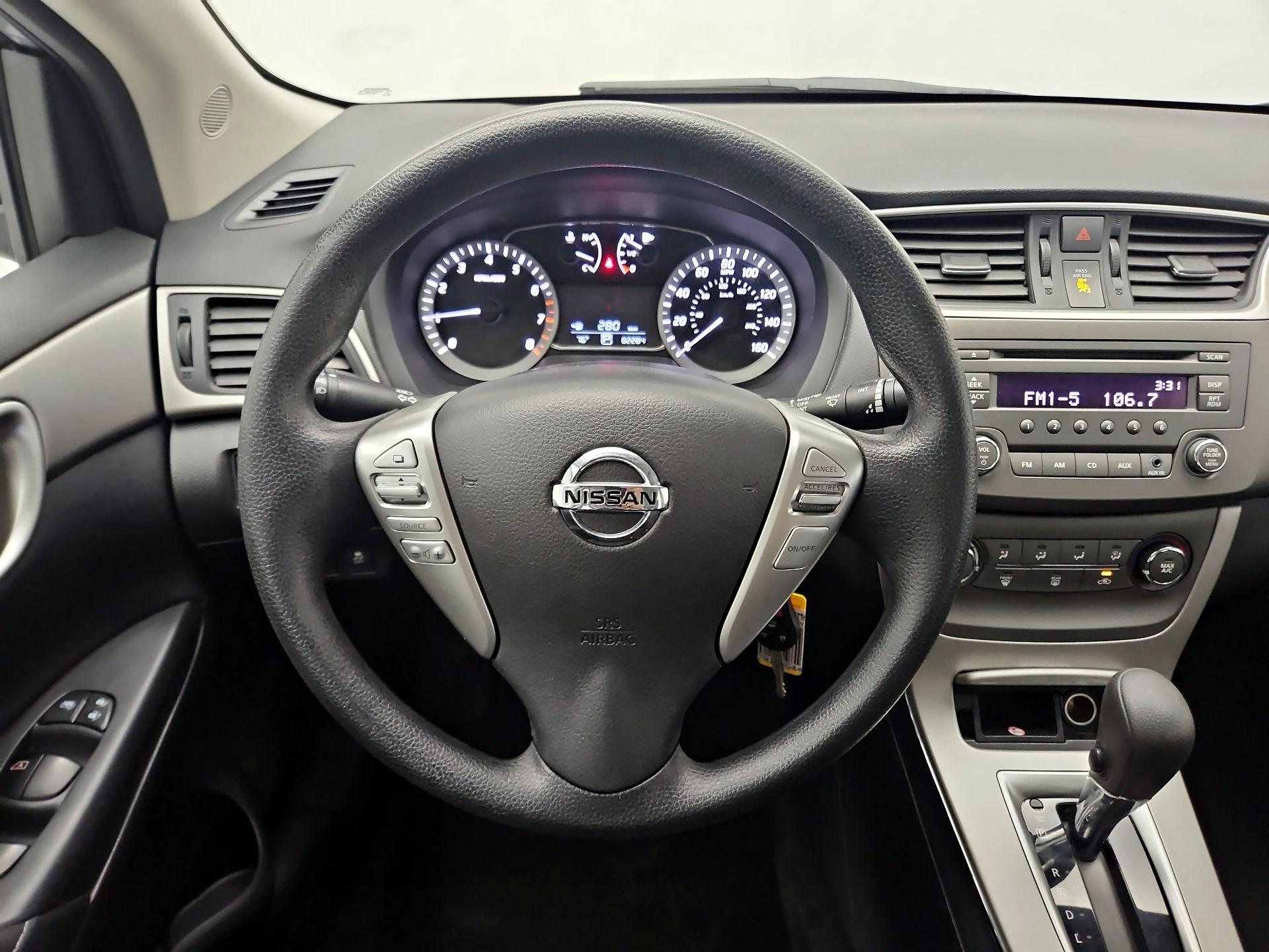 Thumbnail: 2014 Nissan Sentra - 10