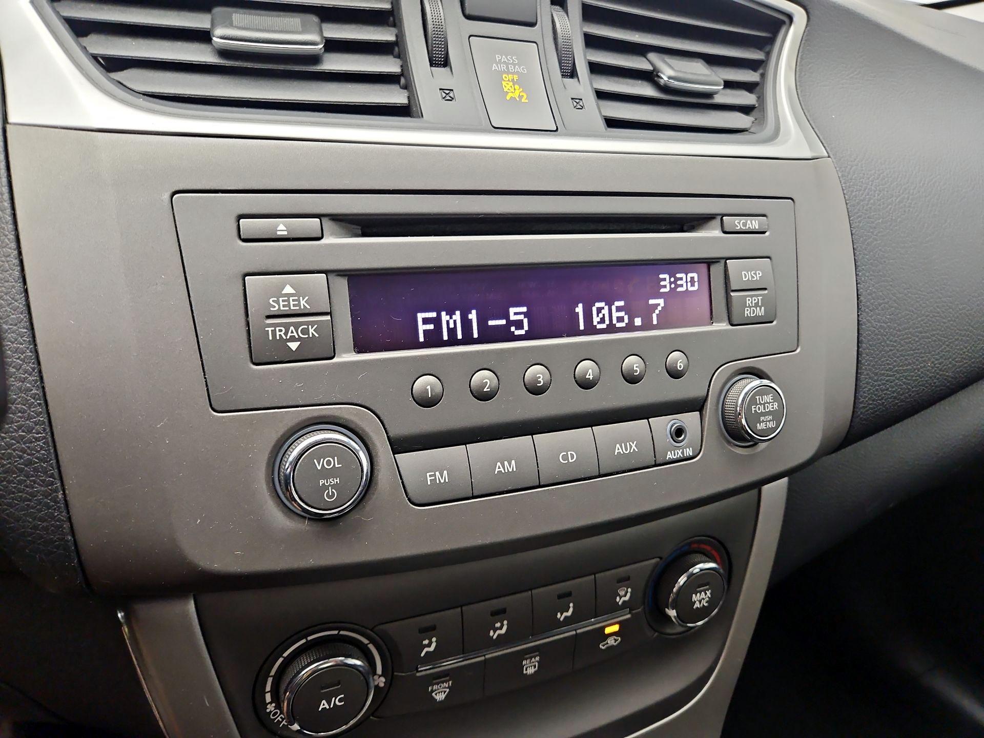 Thumbnail: 2014 Nissan Sentra - 14