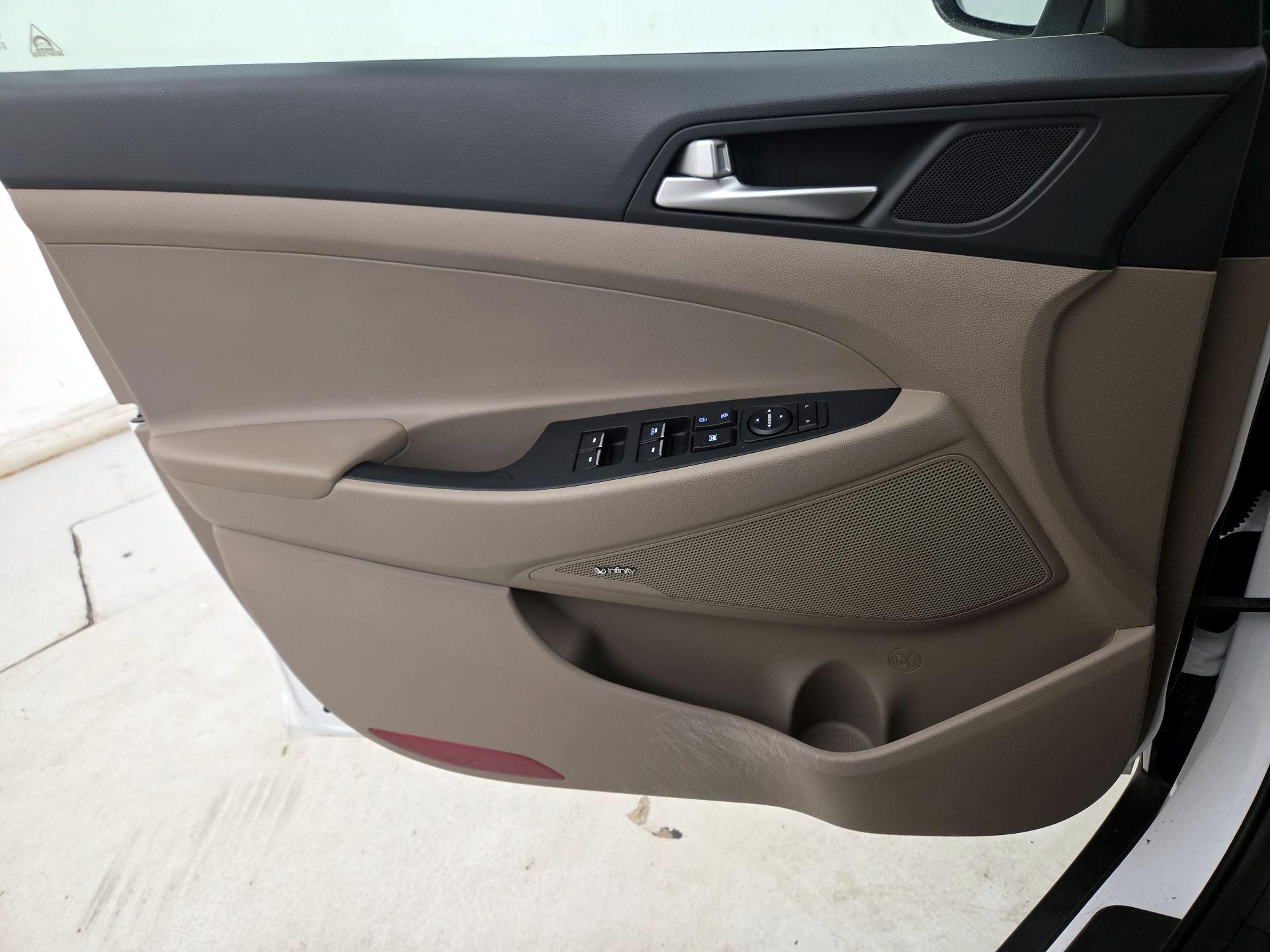 Thumbnail: 2020 Hyundai Tucson - 12