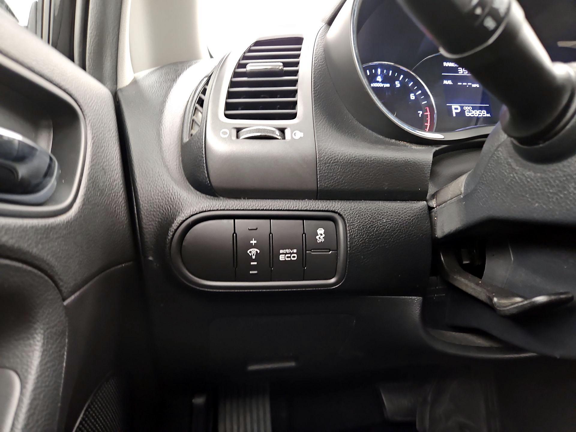 Thumbnail: 2016 Kia Forte - 13