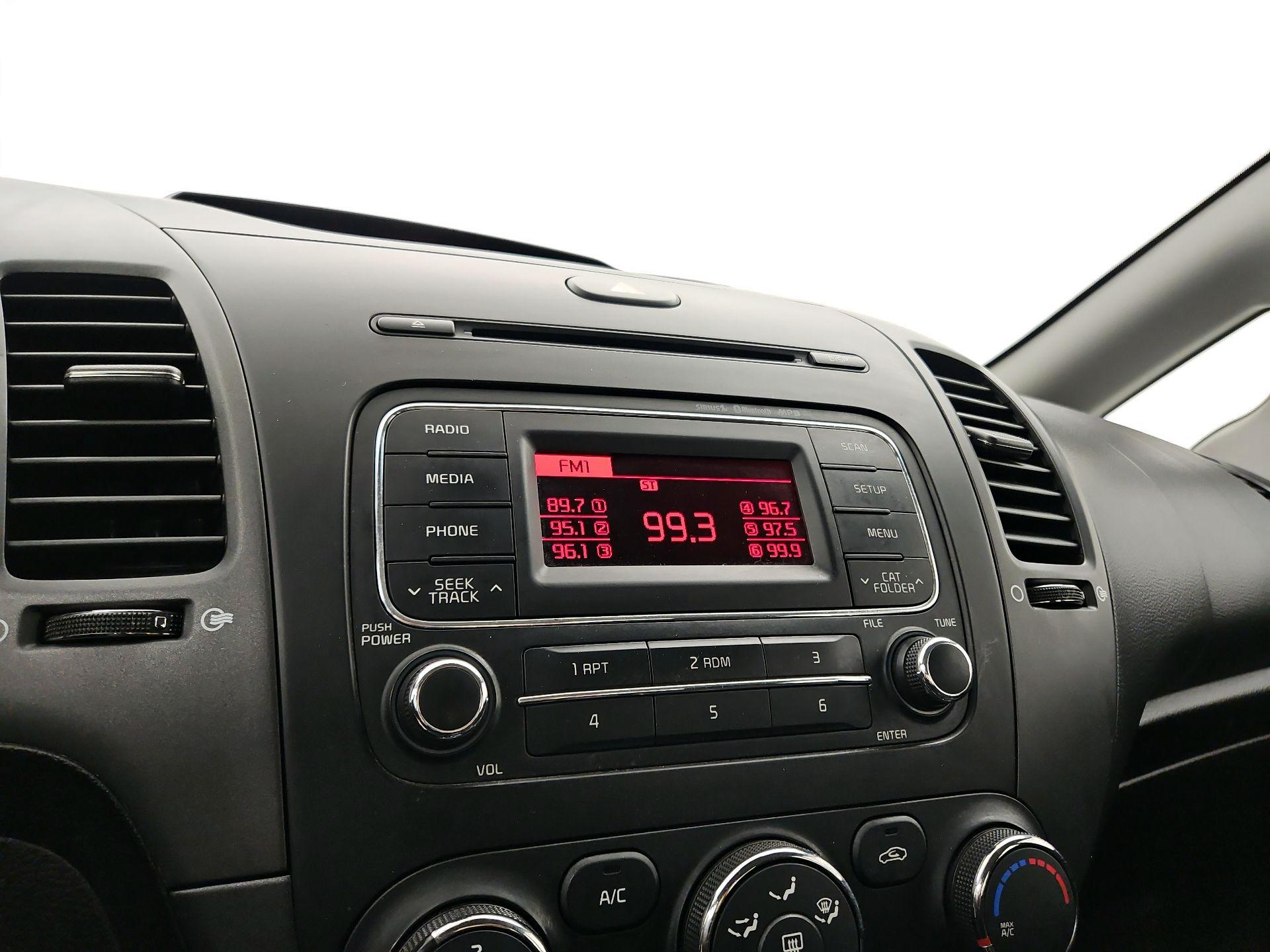 Thumbnail: 2016 Kia Forte - 14