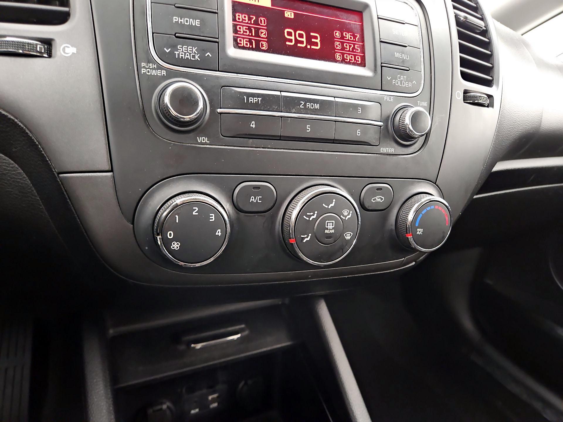 Thumbnail: 2016 Kia Forte - 15