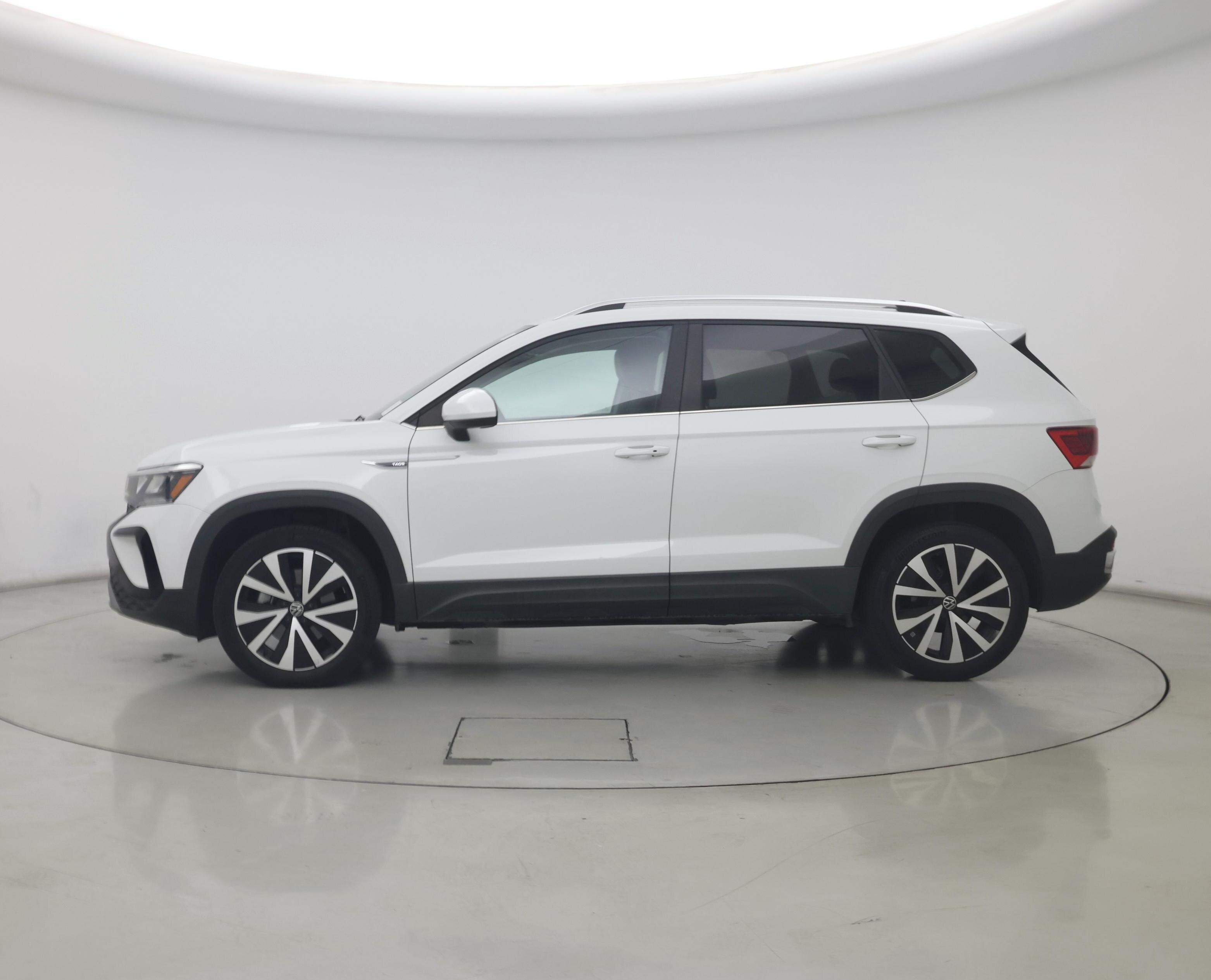 Thumbnail: 2023 Volkswagen Taos - 3