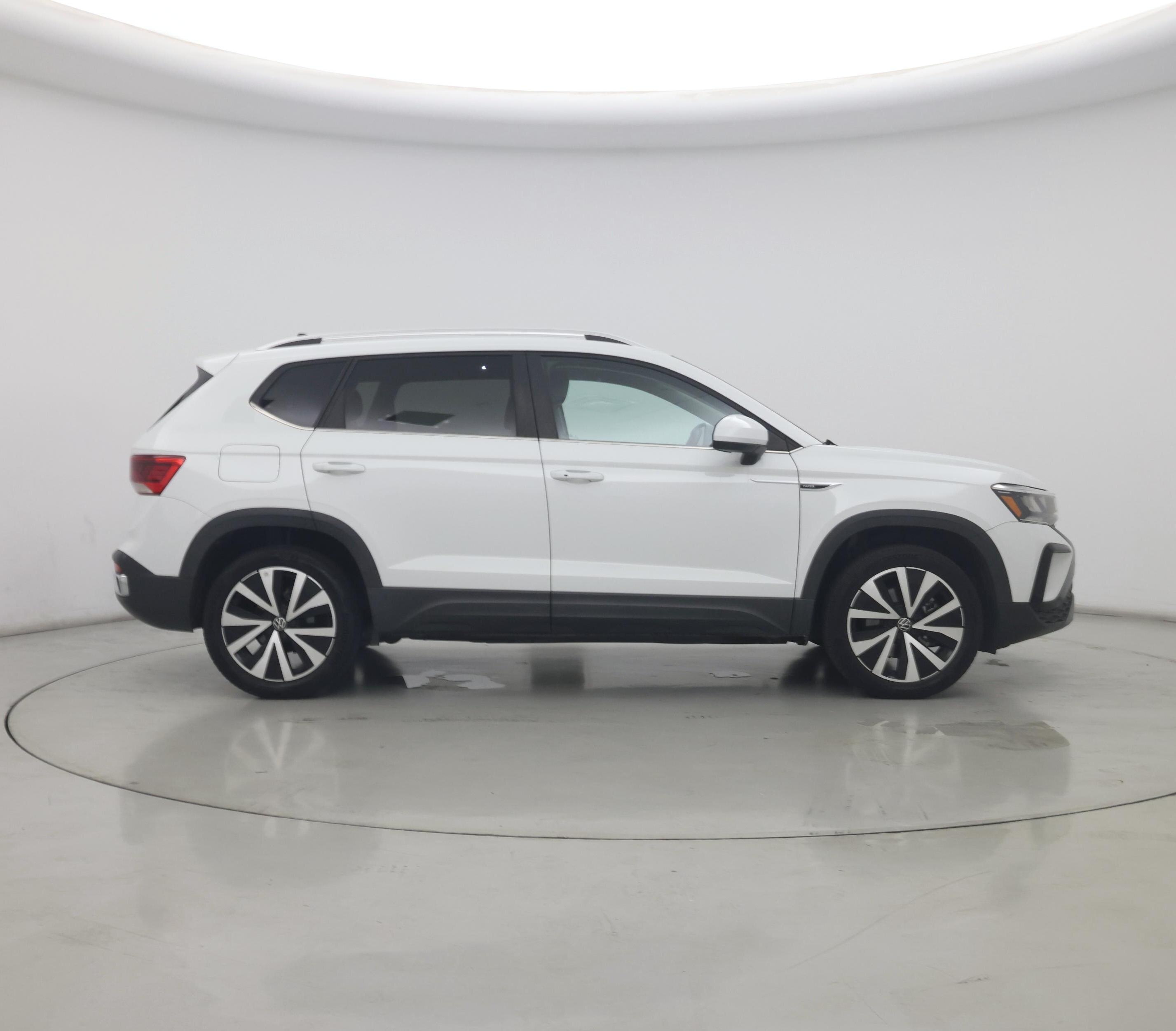 Thumbnail: 2023 Volkswagen Taos - 7