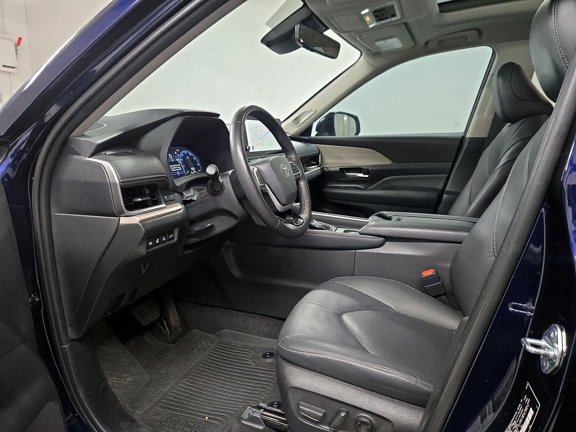 Thumbnail: 2026 Toyota Highlander - 11