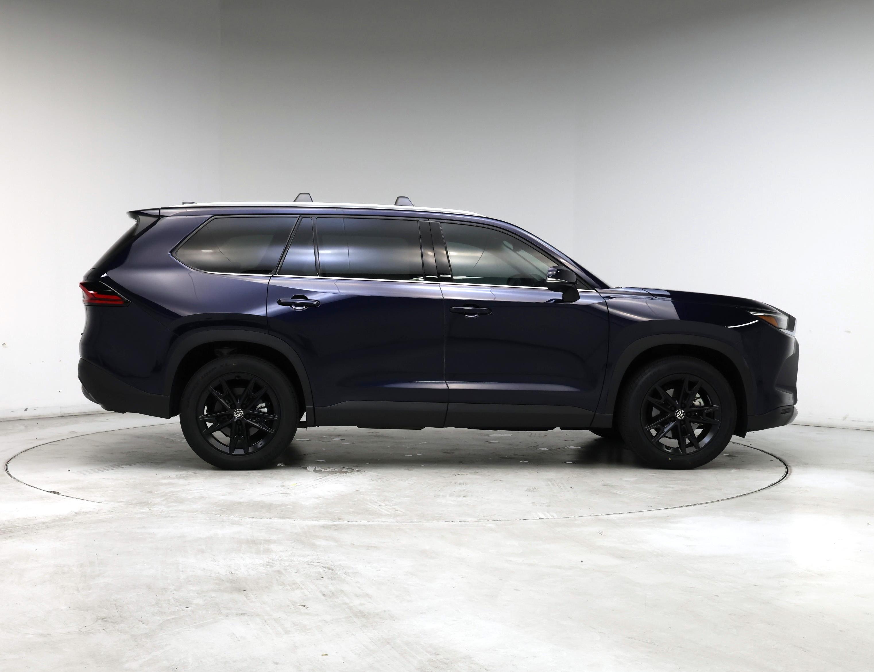 Thumbnail: 2026 Toyota Highlander - 7