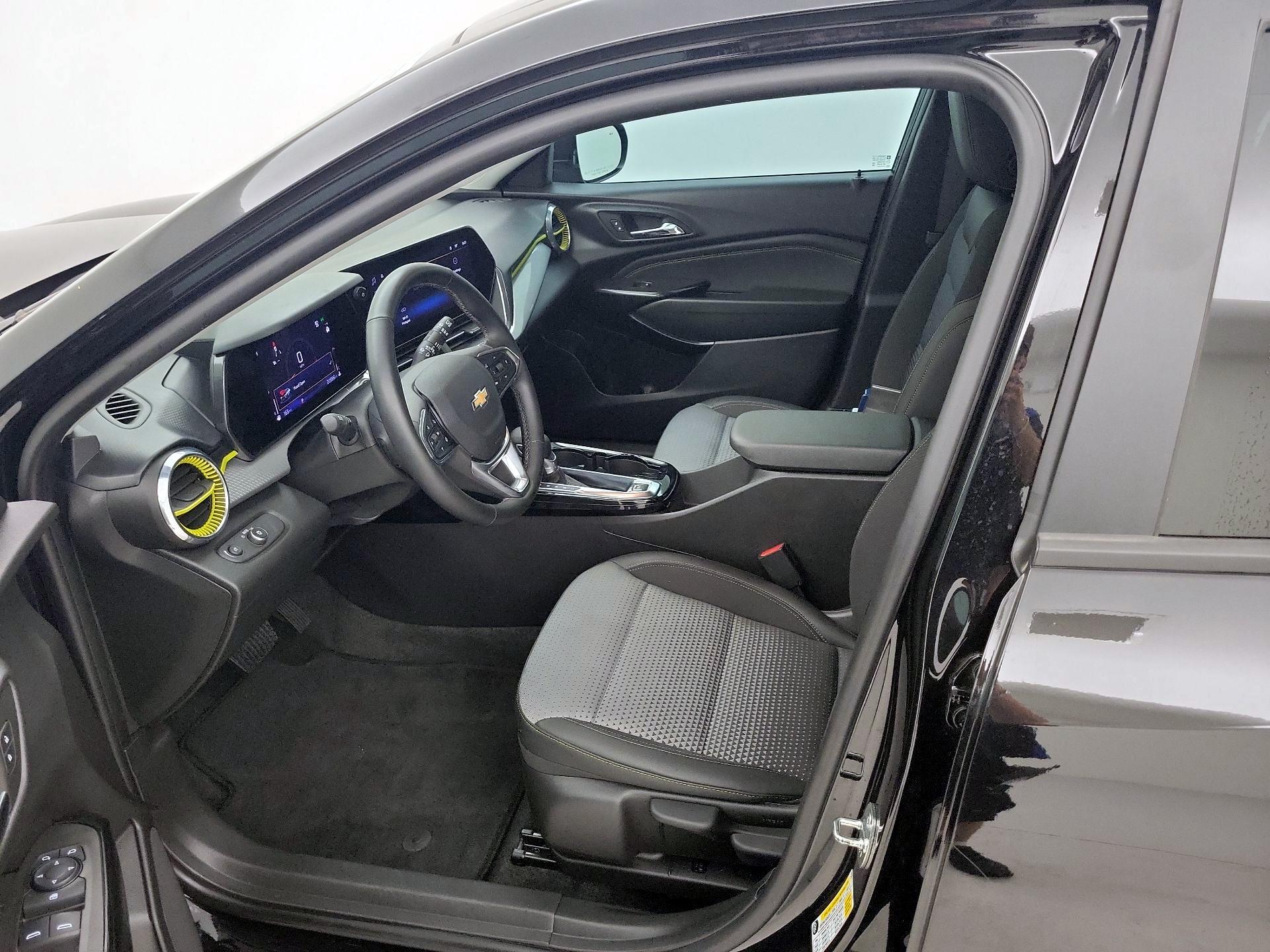 Thumbnail: 2024 Chevrolet Trax - 11