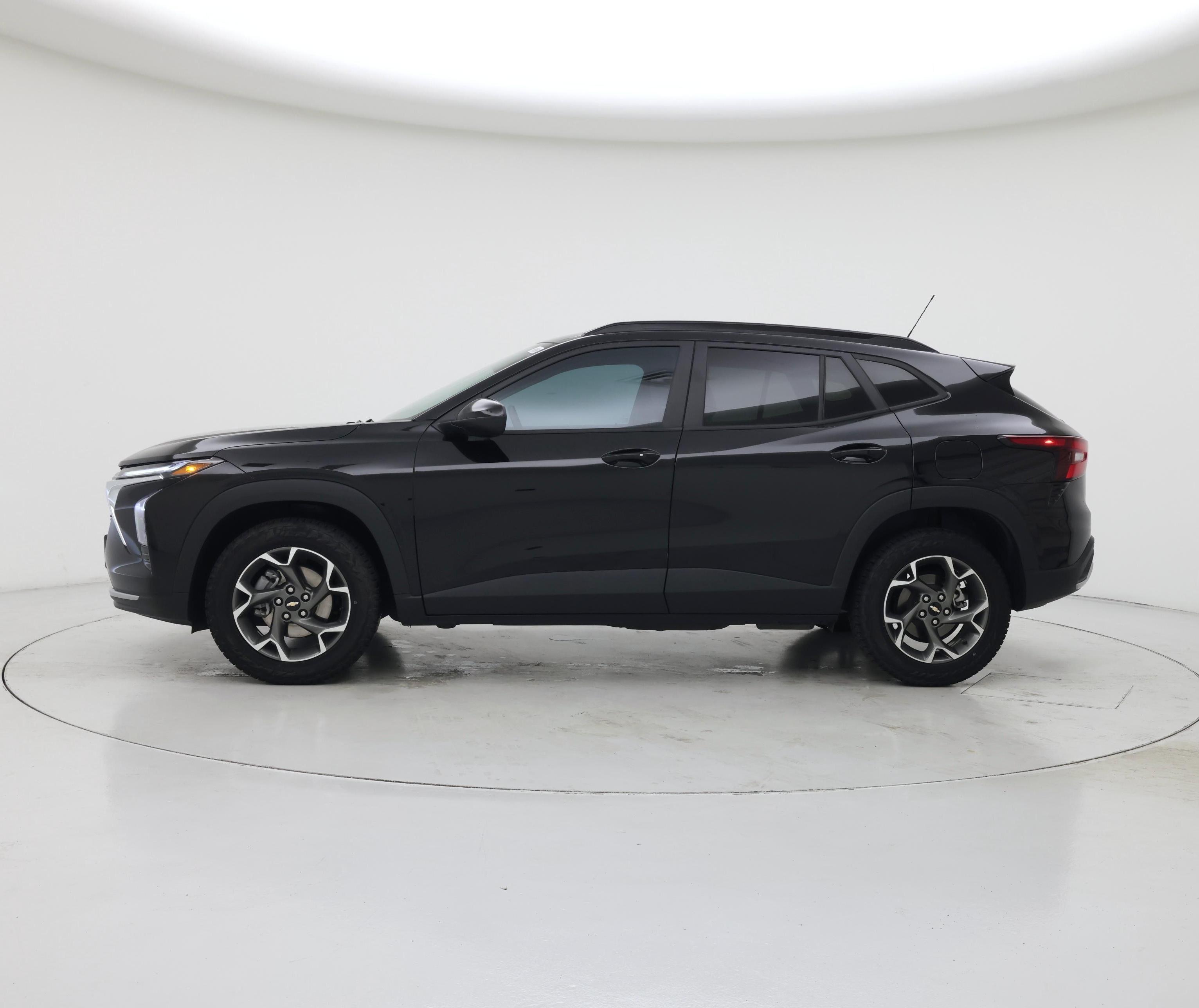 Thumbnail: 2024 Chevrolet Trax - 3