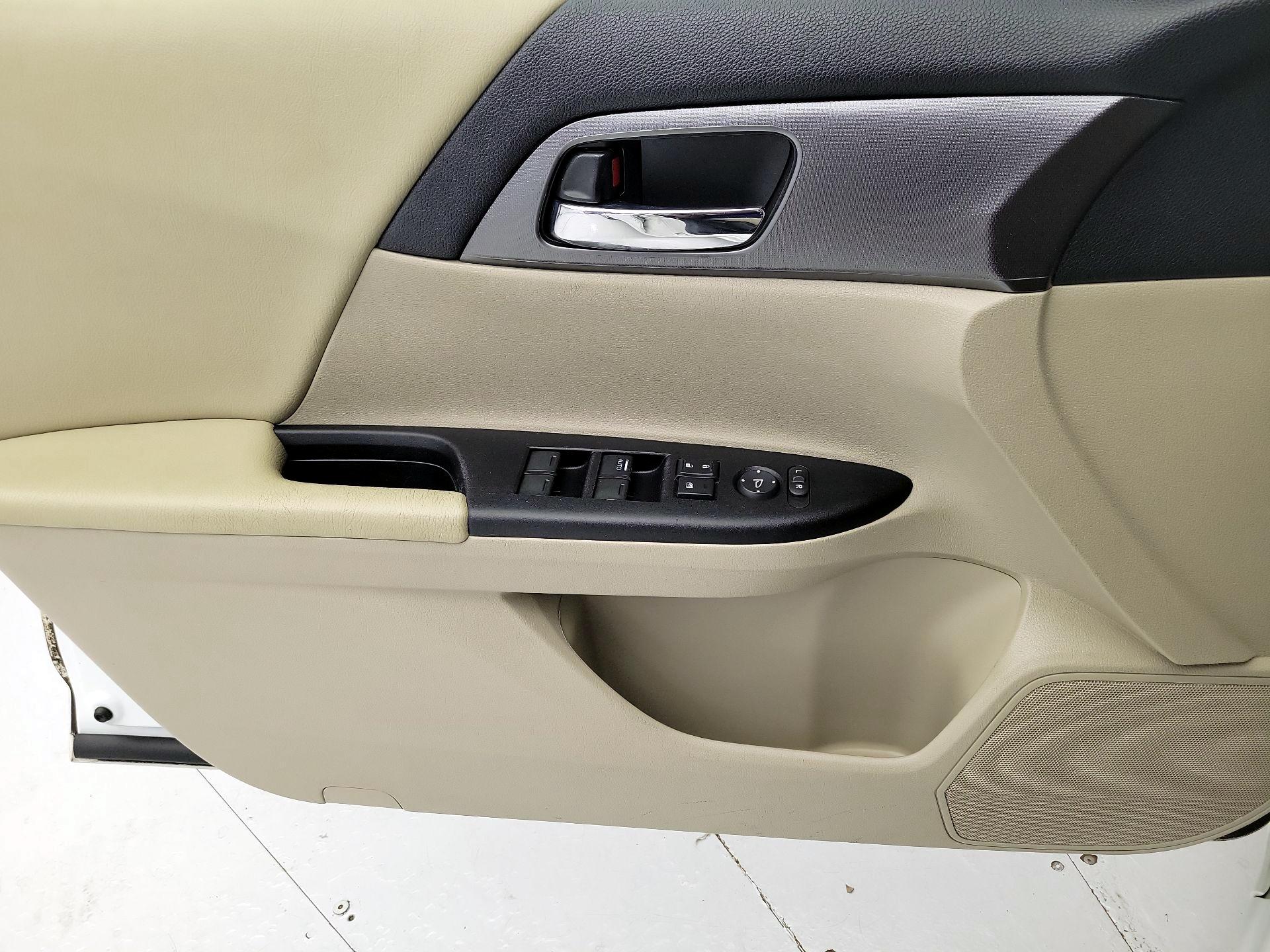 Thumbnail: 2015 Honda Accord - 12