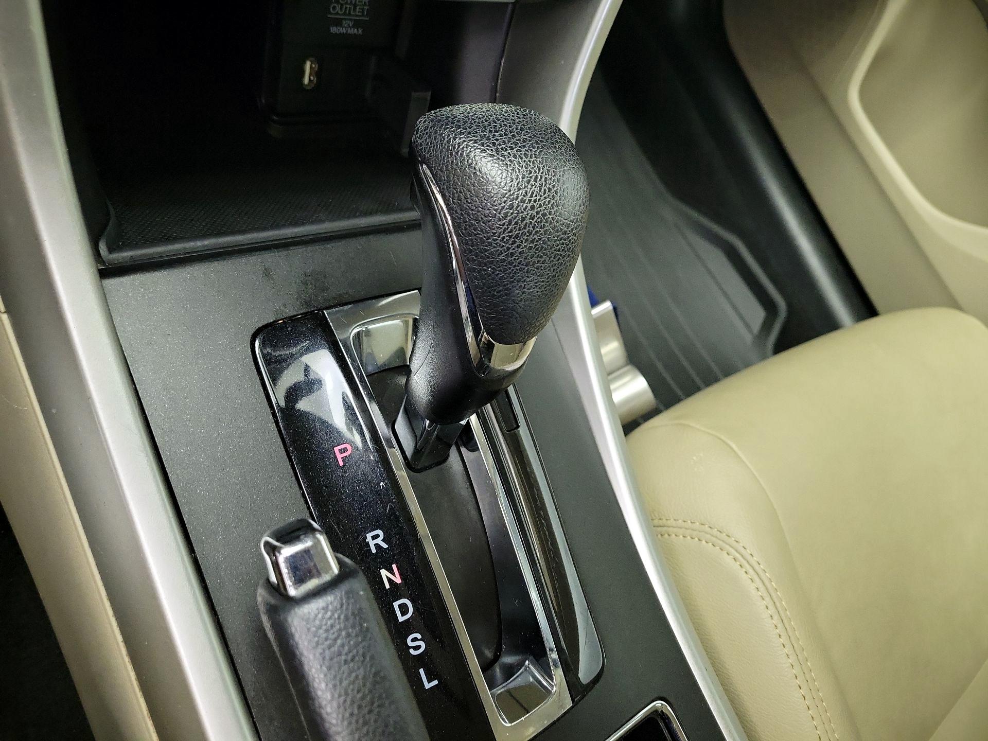 Thumbnail: 2015 Honda Accord - 16