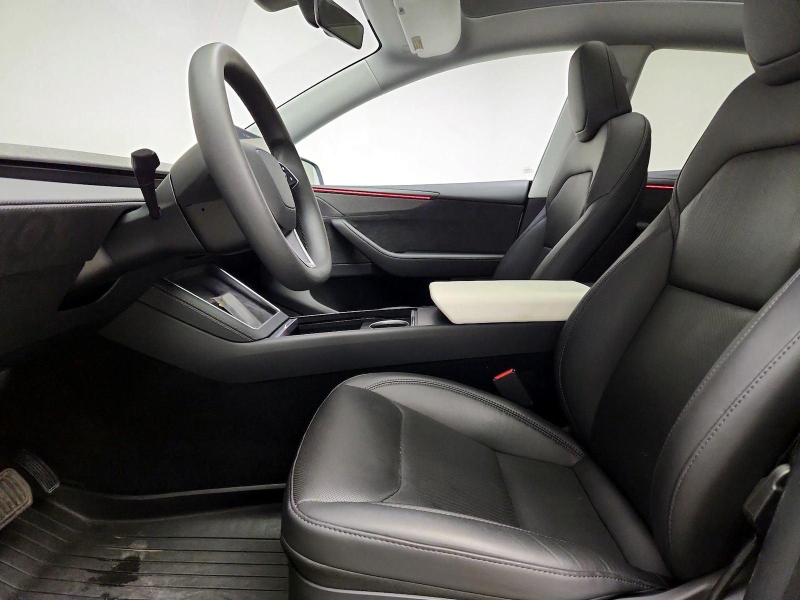 2026 Tesla Model Y Long Range - Photo 10