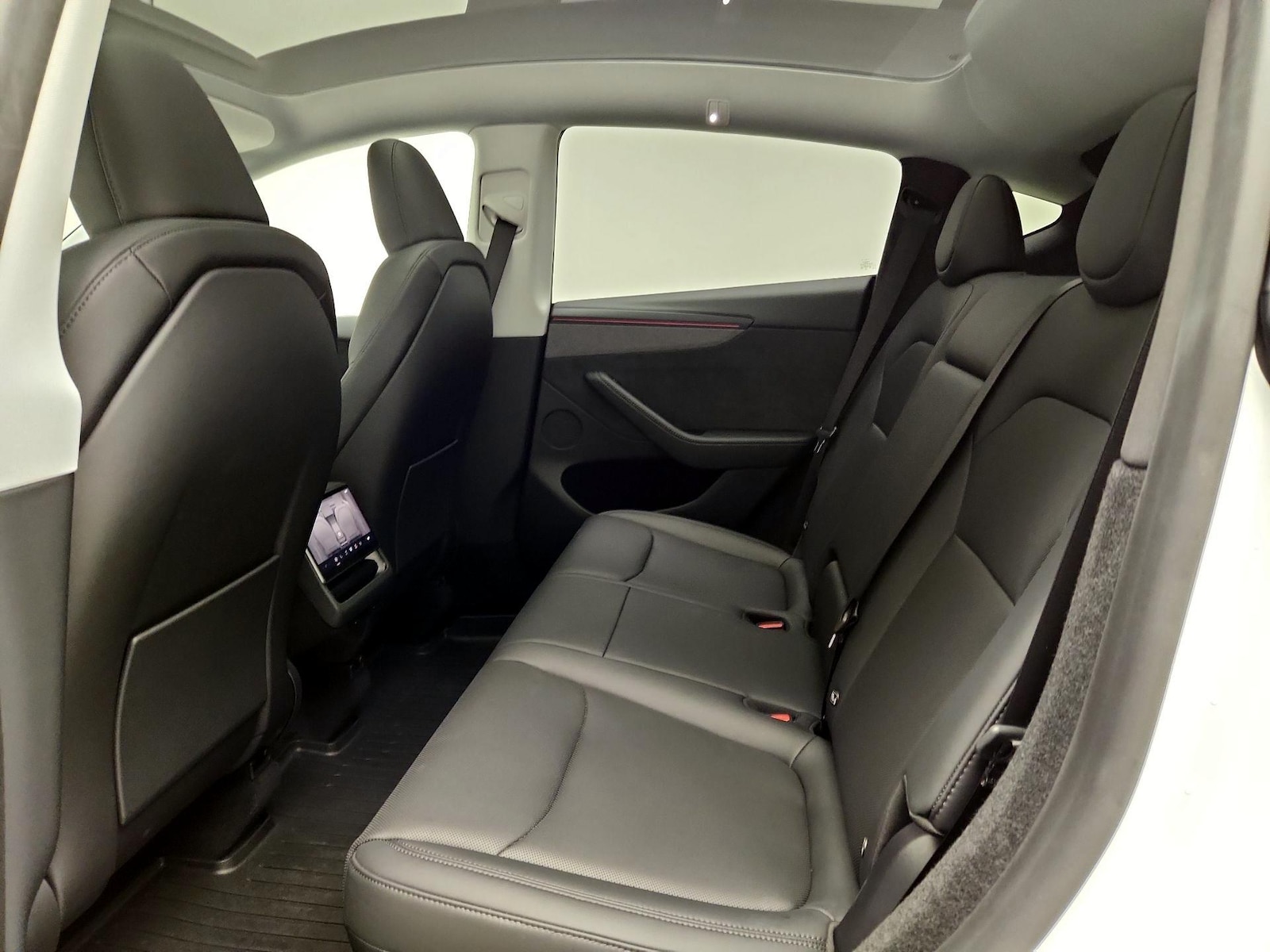 2026 Tesla Model Y Long Range - Photo 18
