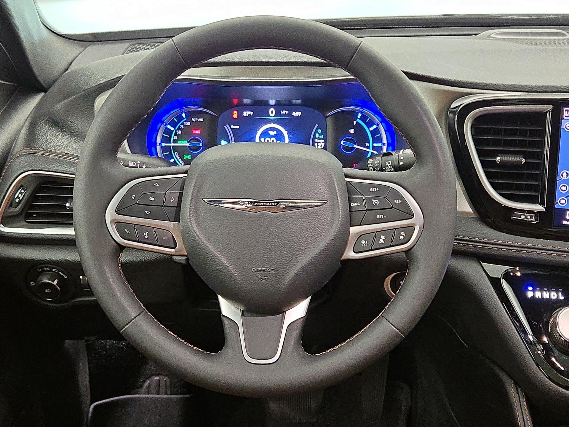 Thumbnail: 2025 Chrysler Pacifica - 10