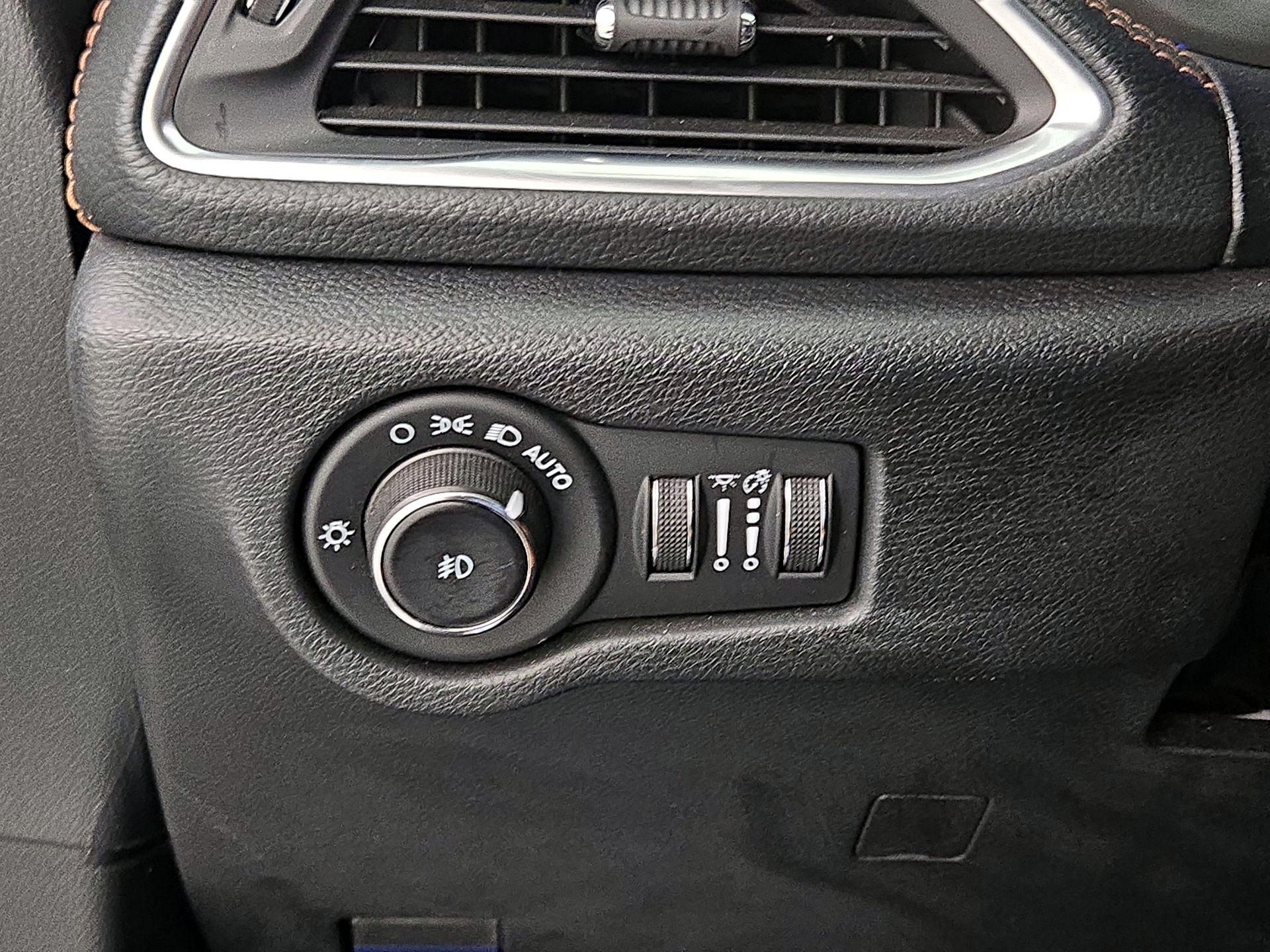 Thumbnail: 2025 Chrysler Pacifica - 13