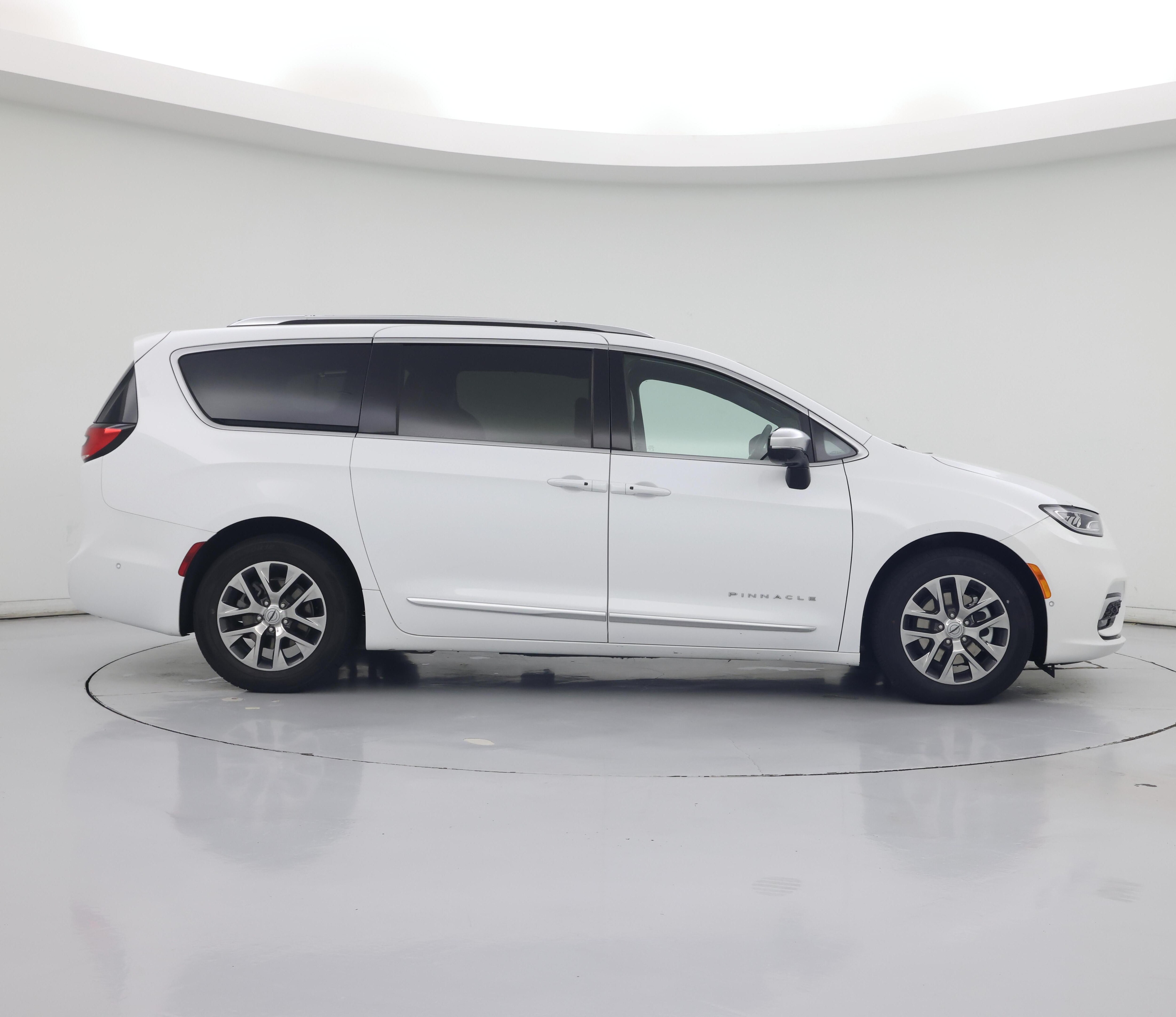 Thumbnail: 2025 Chrysler Pacifica - 7