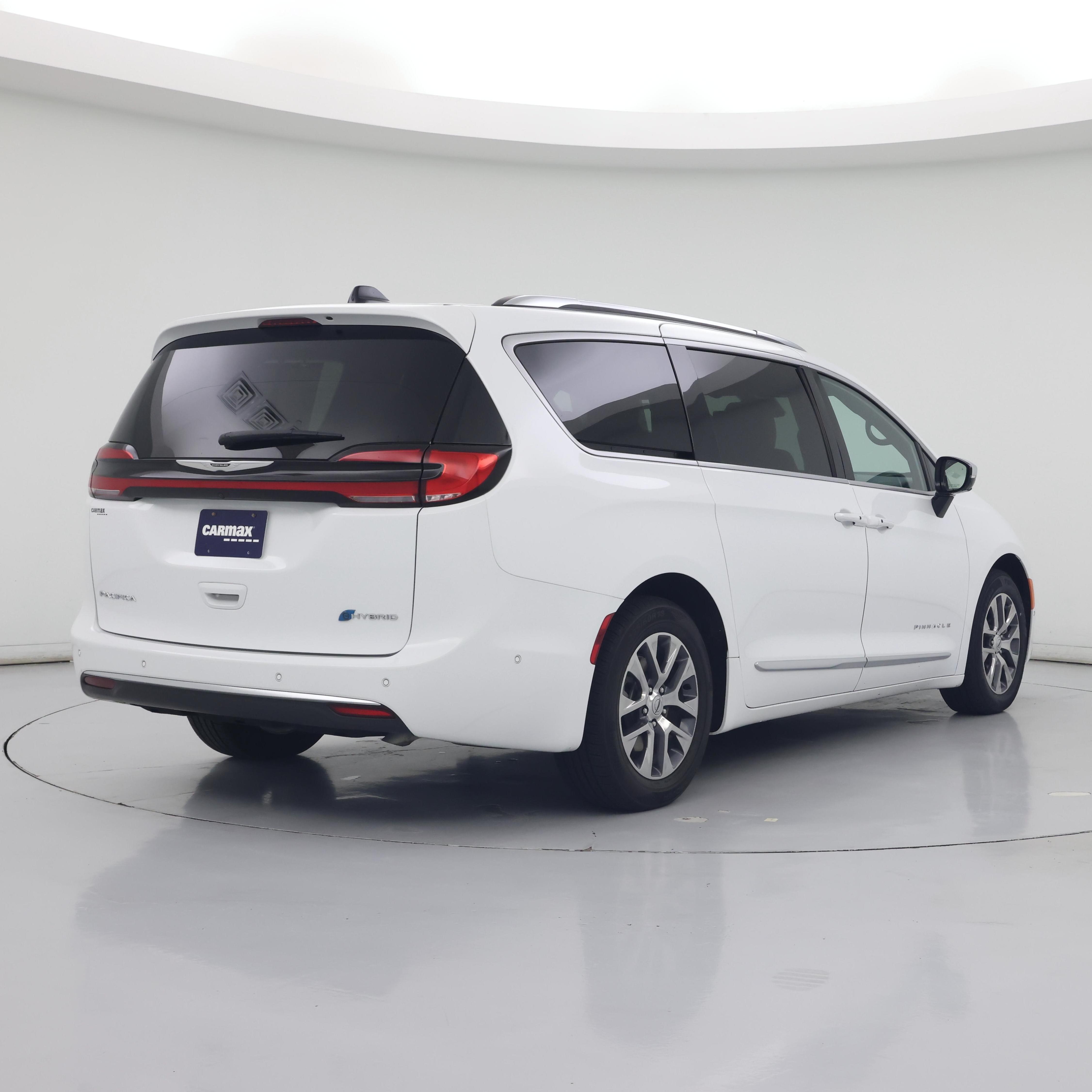 Thumbnail: 2025 Chrysler Pacifica - 8