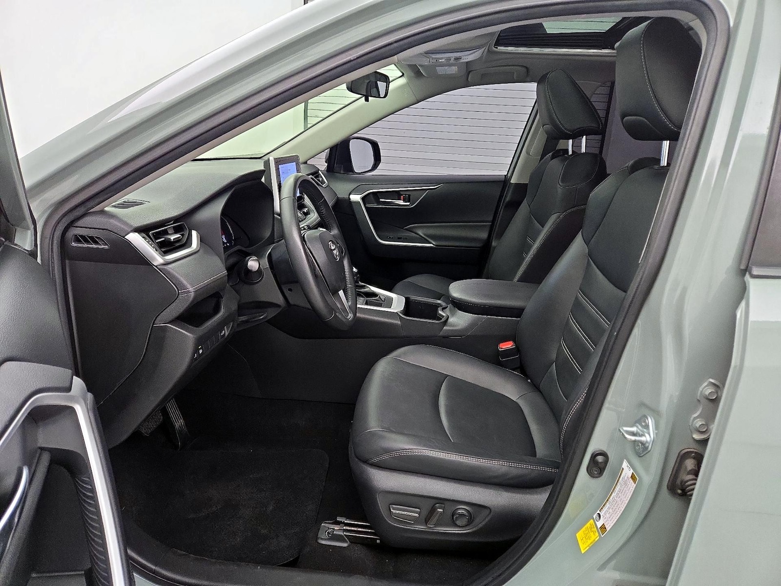 2023 Toyota RAV4 XLE Premium - Photo 12
