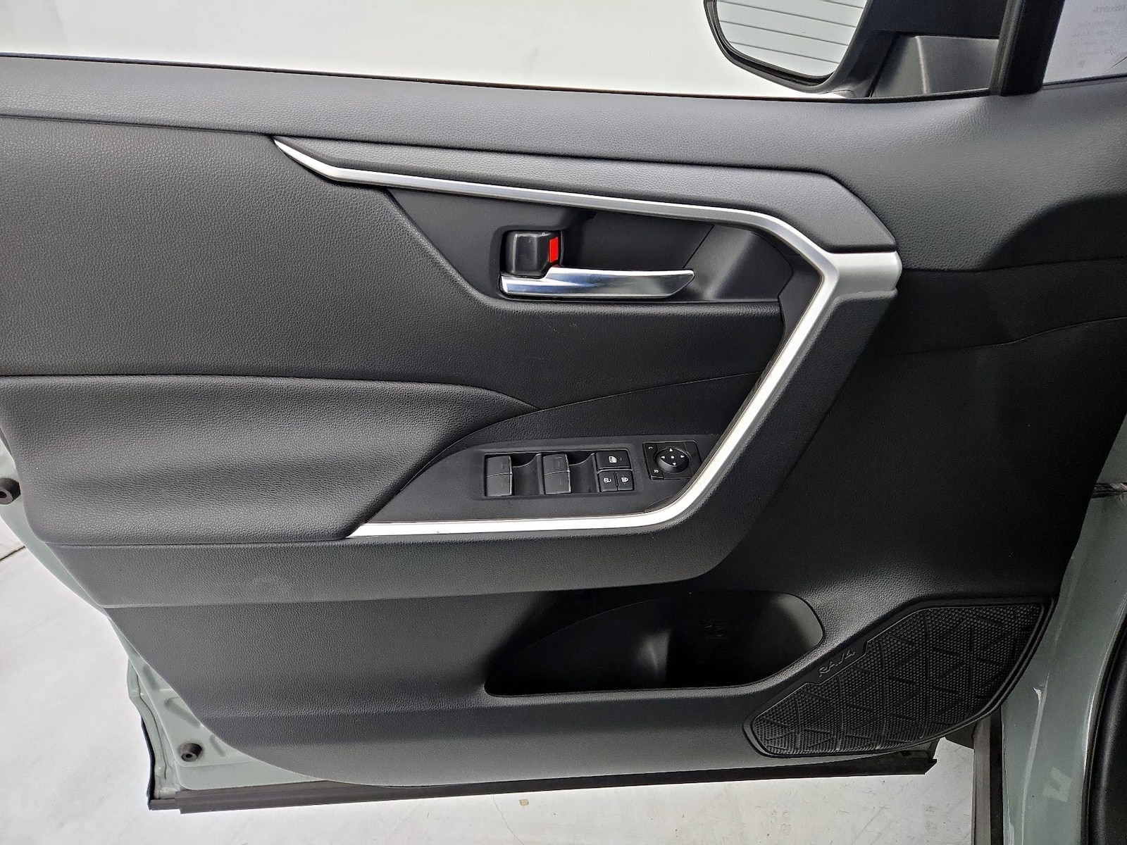 2023 Toyota RAV4 XLE Premium - Photo 13