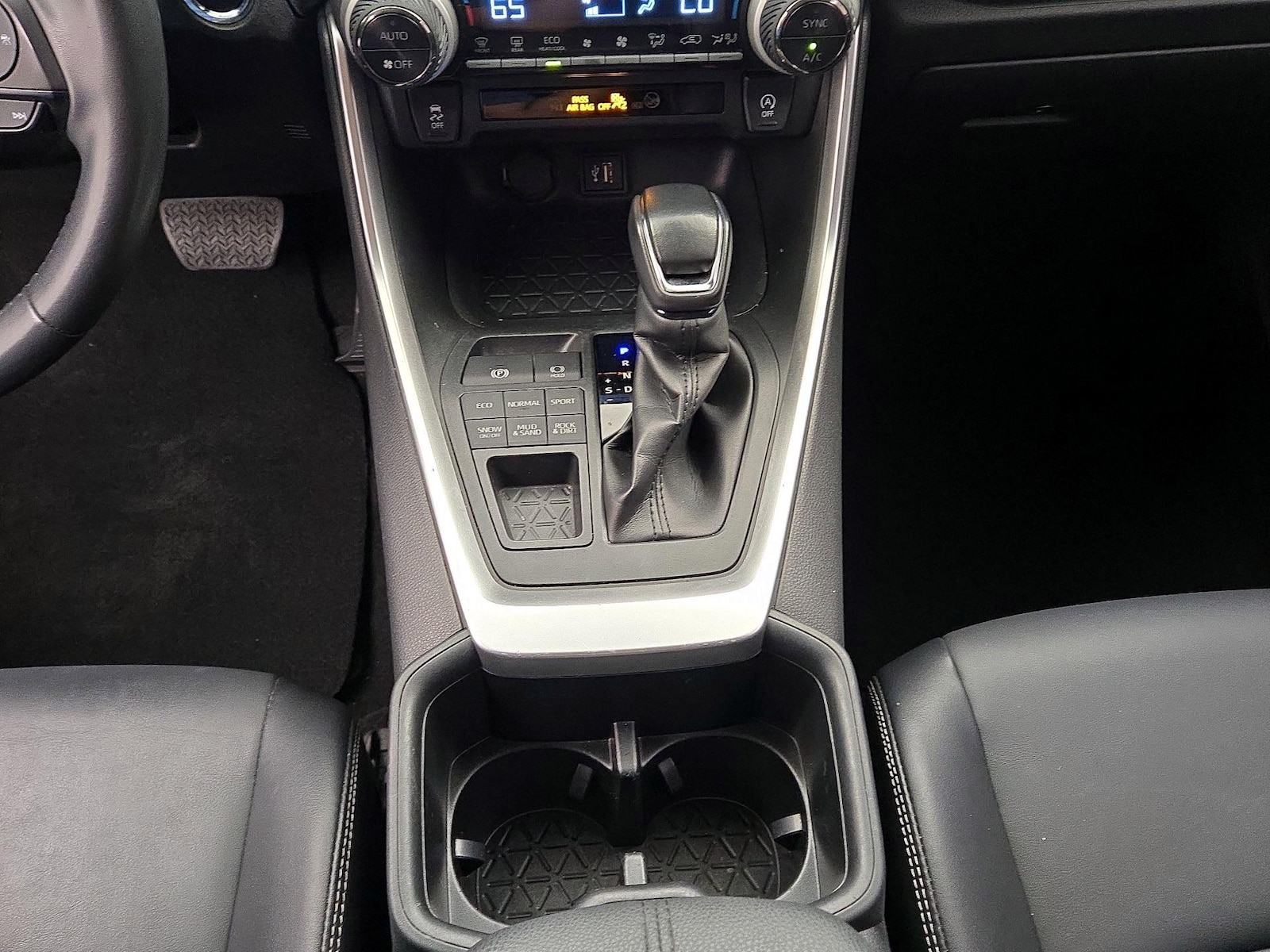 2023 Toyota RAV4 XLE Premium - Photo 18