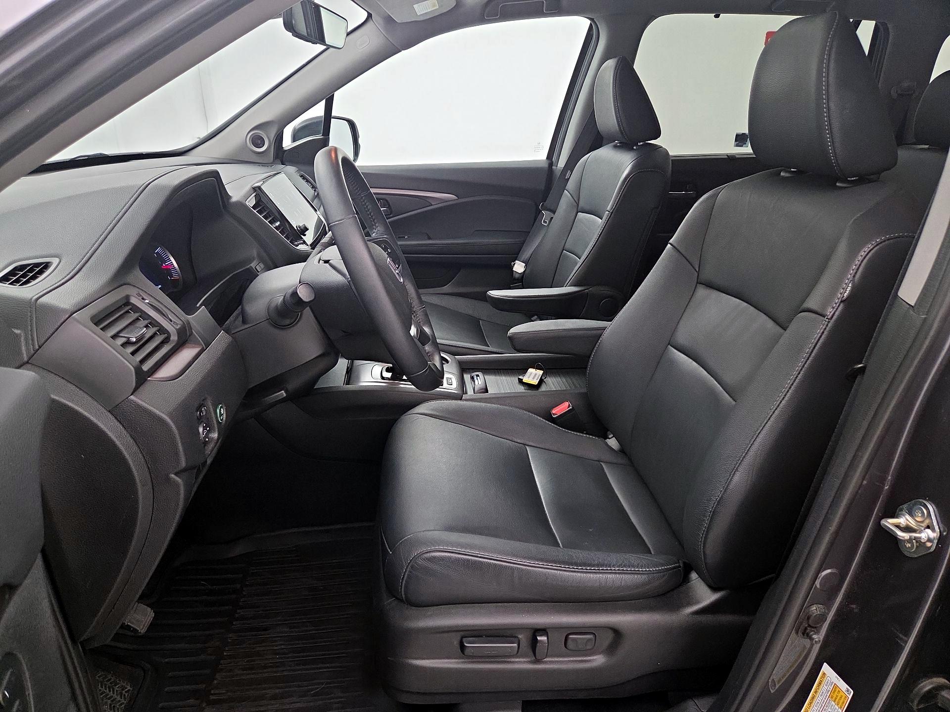 Thumbnail: 2019 Honda Pilot - 11
