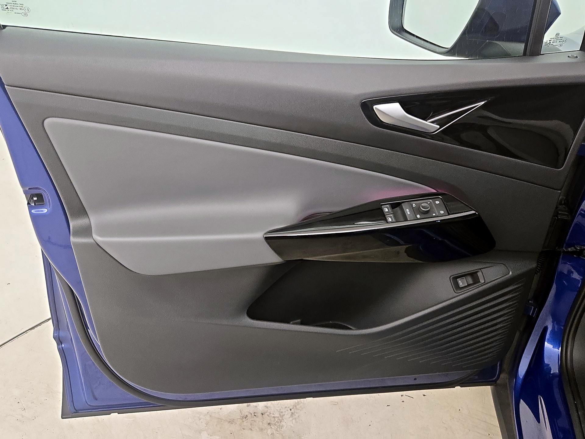 Thumbnail: 2021 Volkswagen ID.4 - 12