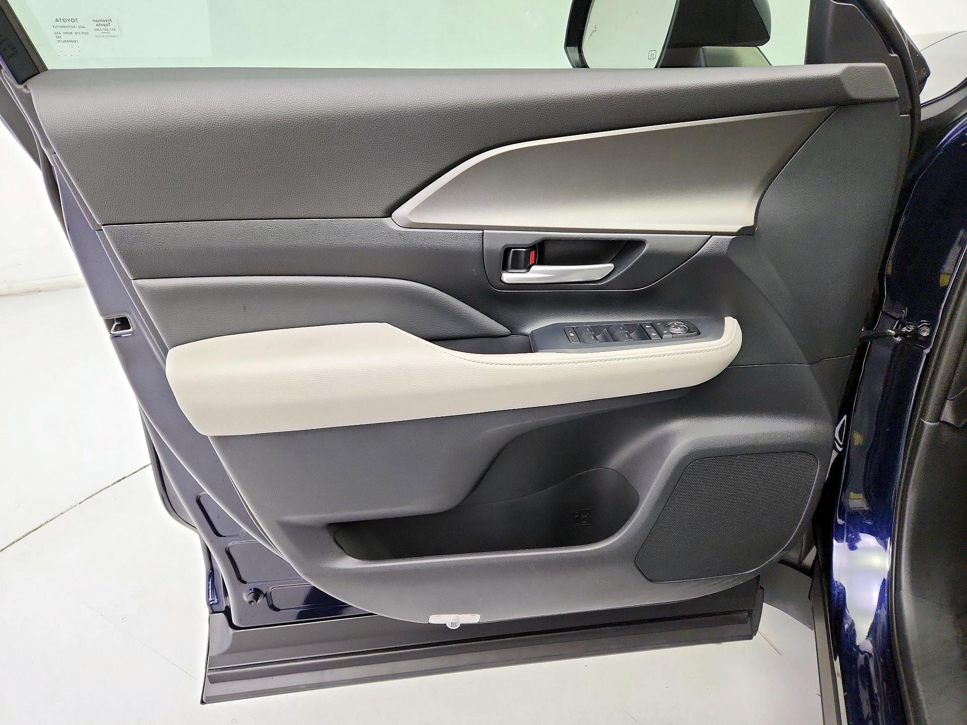 Thumbnail: 2024 Toyota Grand Highlander - 12