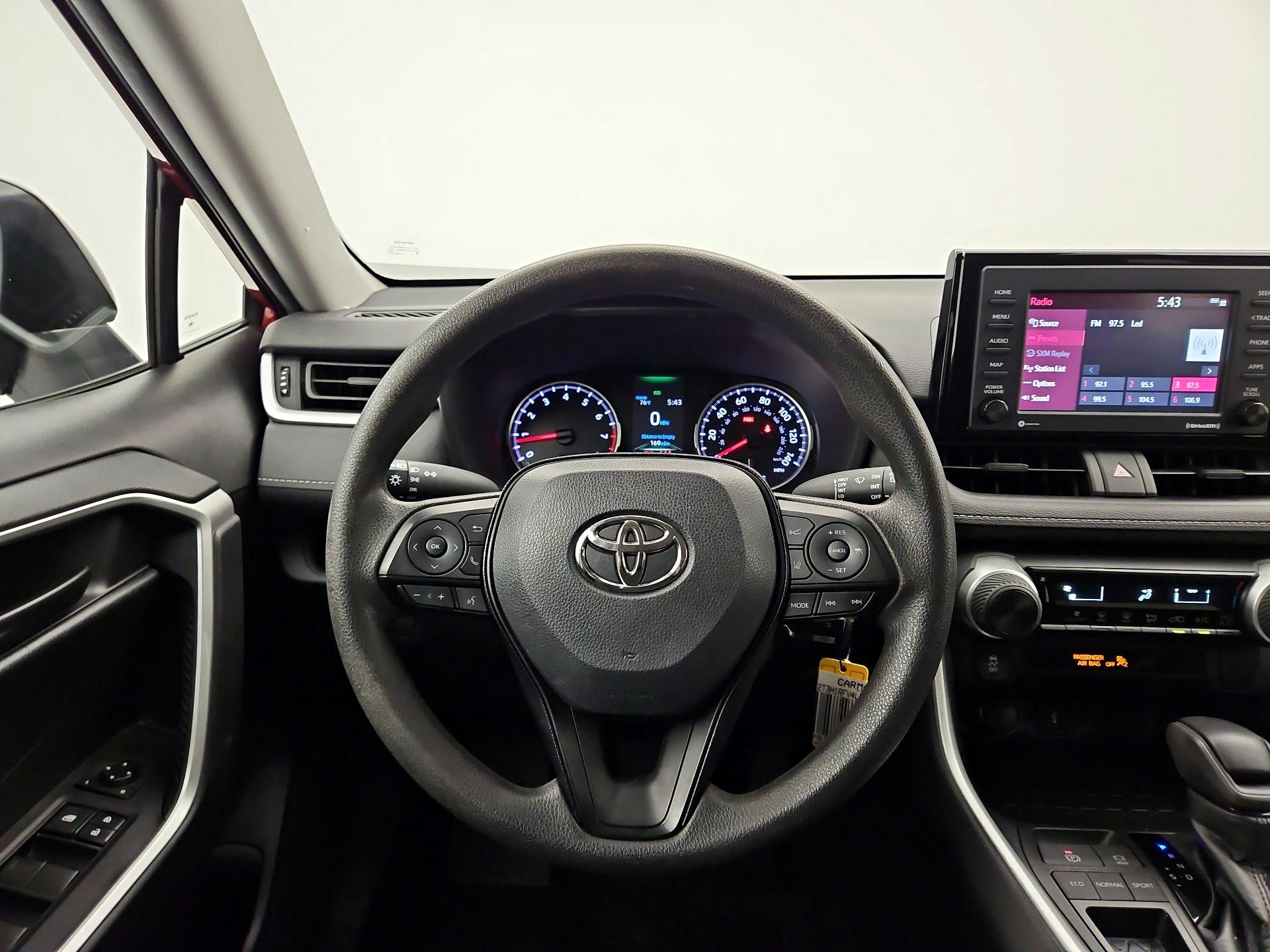 Thumbnail: 2020 Toyota RAV4 - 10