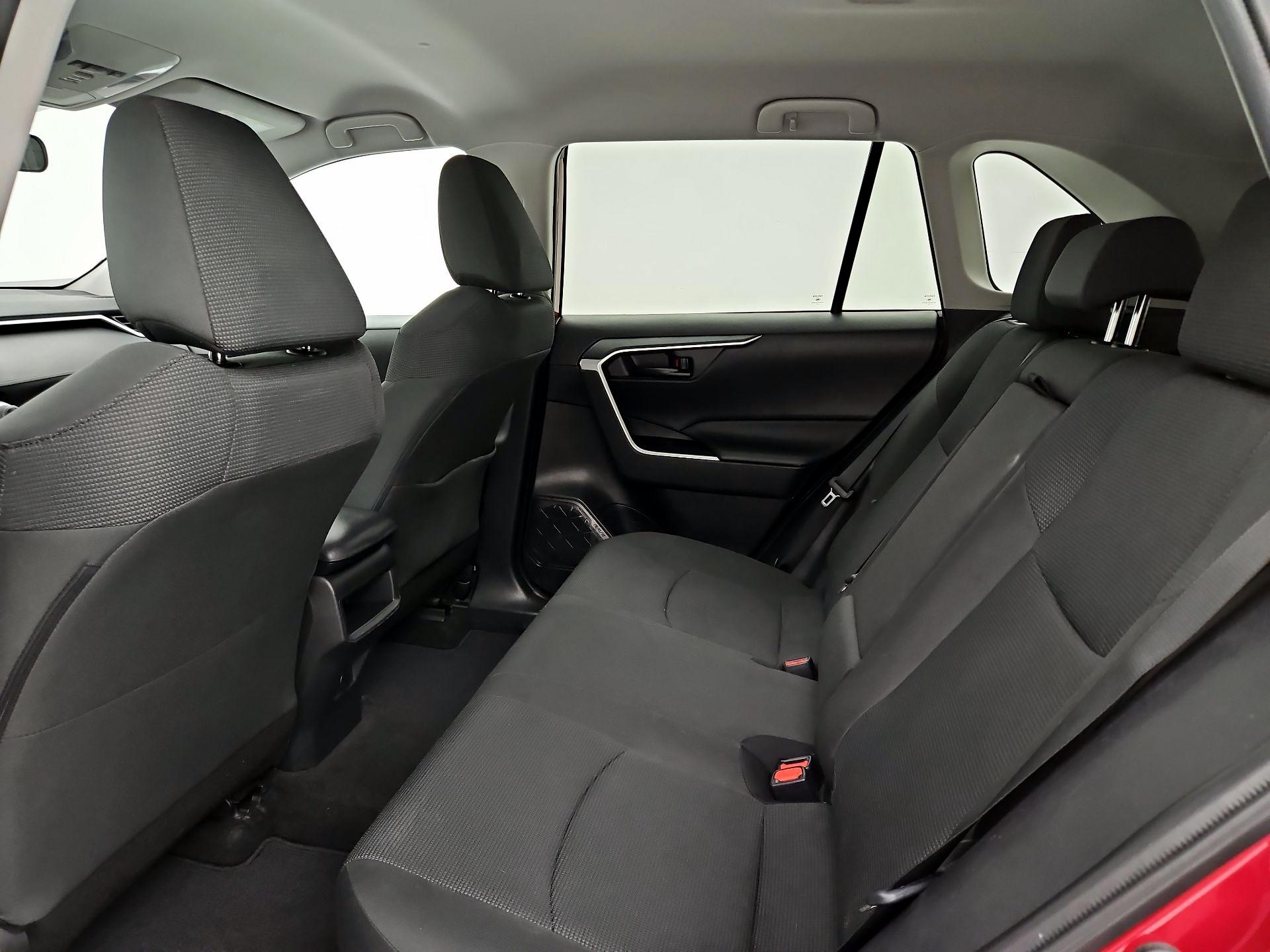 Thumbnail: 2020 Toyota RAV4 - 19