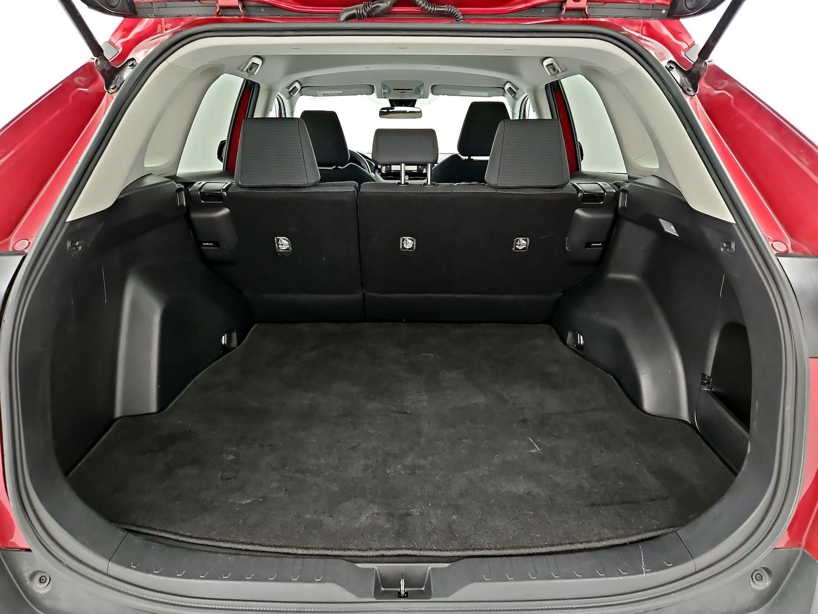 2020 Toyota RAV4 LE - Photo 21