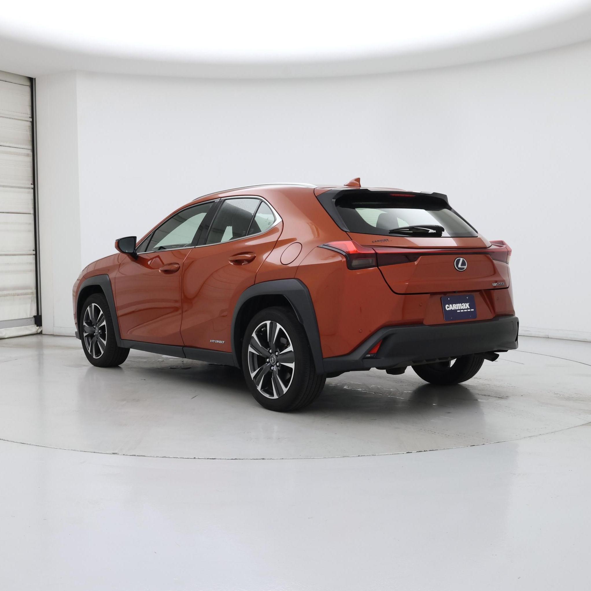 Thumbnail: 2019 Lexus UX - 2