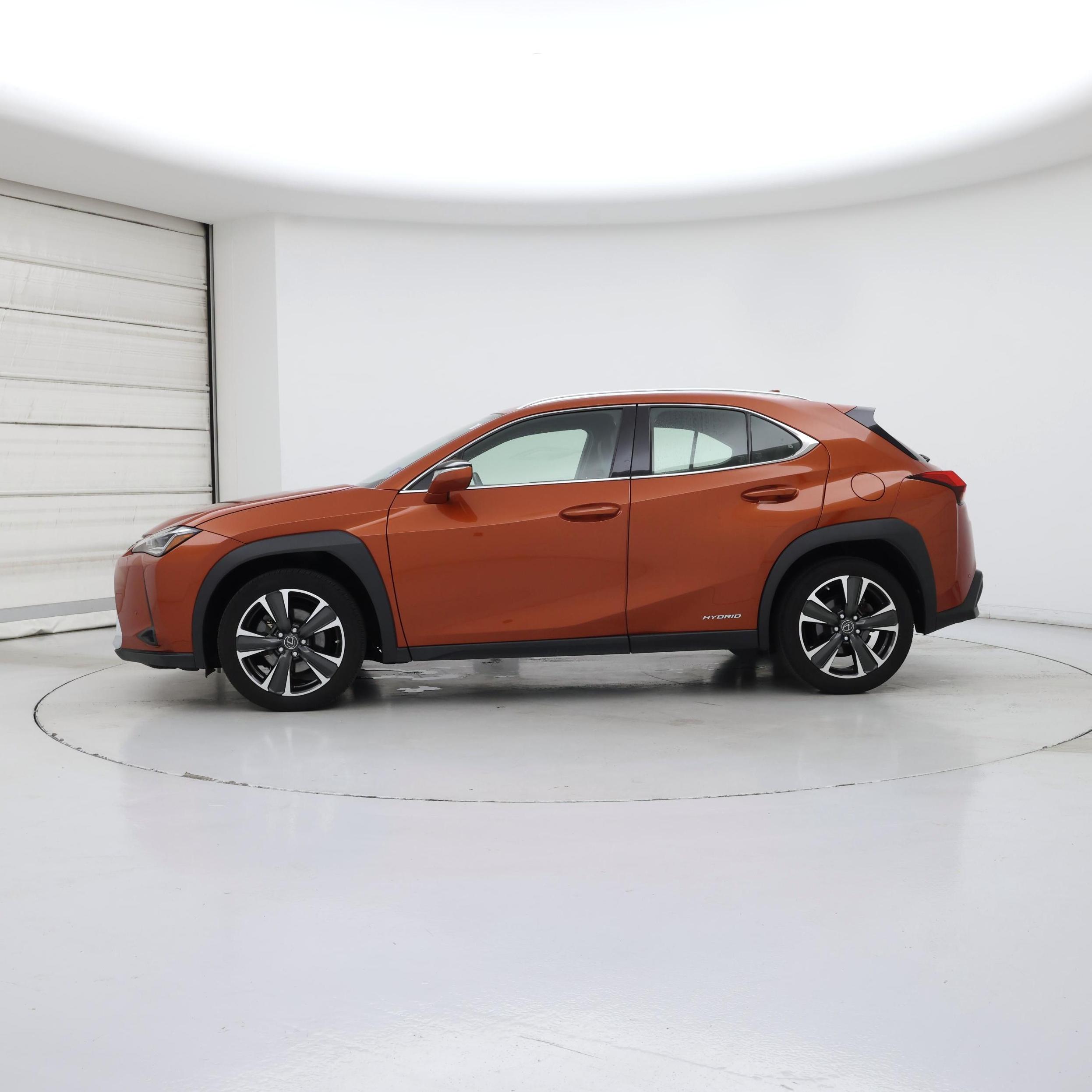 Thumbnail: 2019 Lexus UX - 3