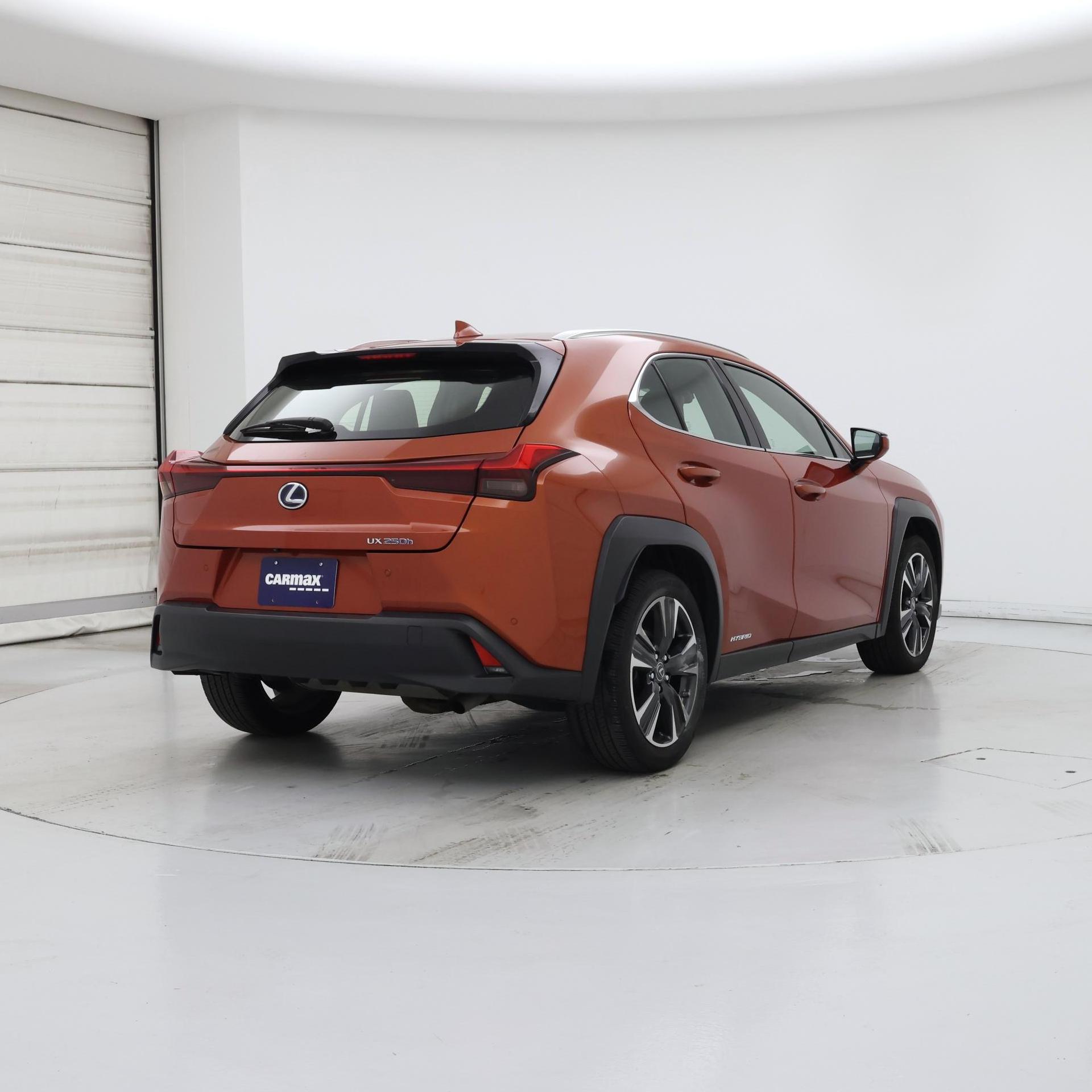 Thumbnail: 2019 Lexus UX - 8