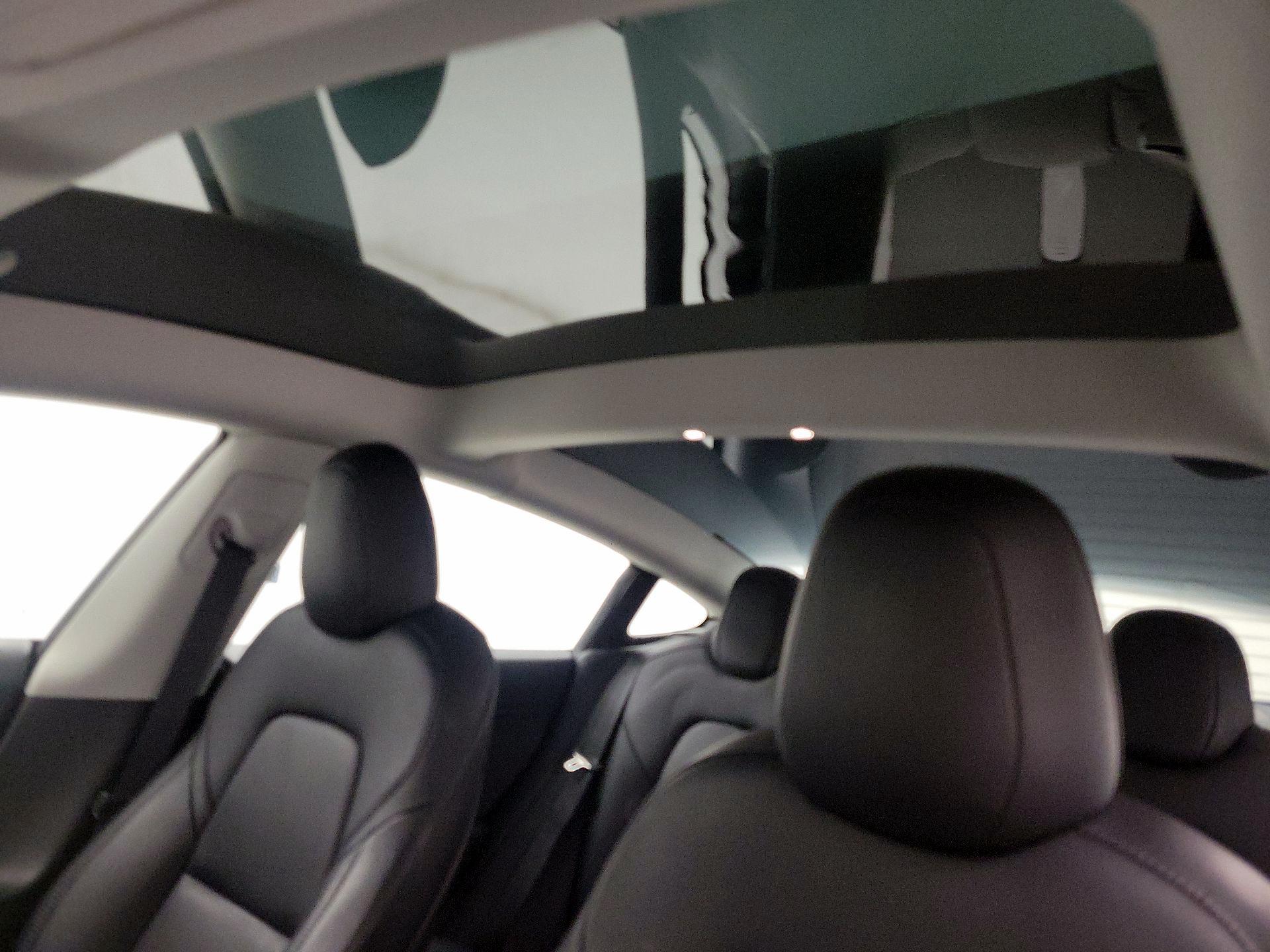 Thumbnail: 2022 Tesla Model 3 - 17