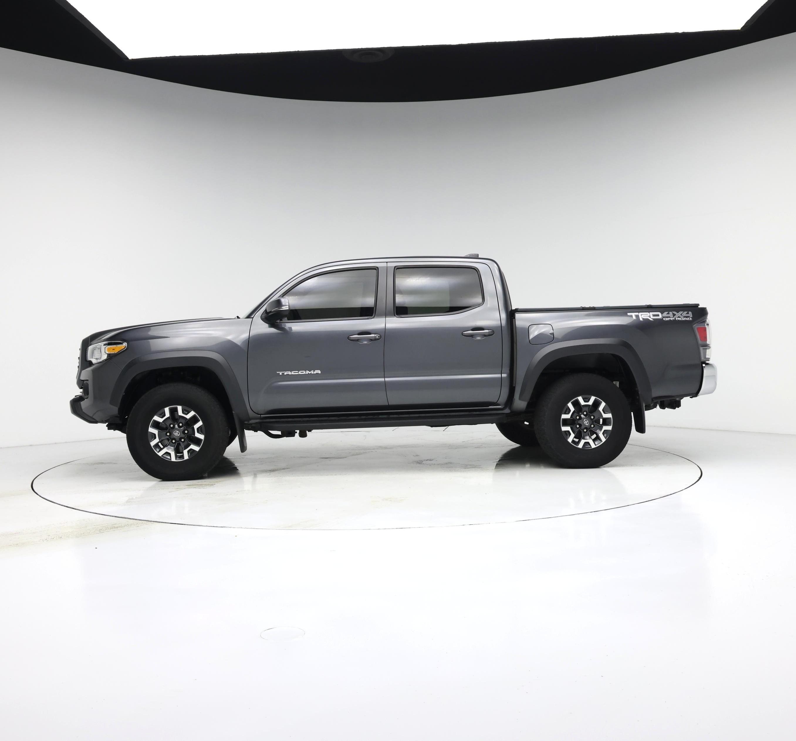 Thumbnail: 2021 Toyota Tacoma - 3