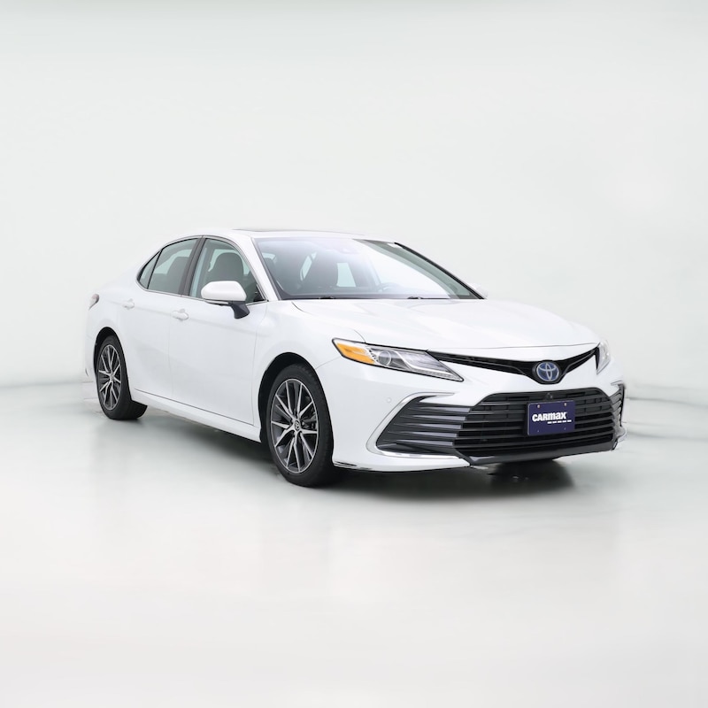 2022 Toyota Camry Hybrid XLE