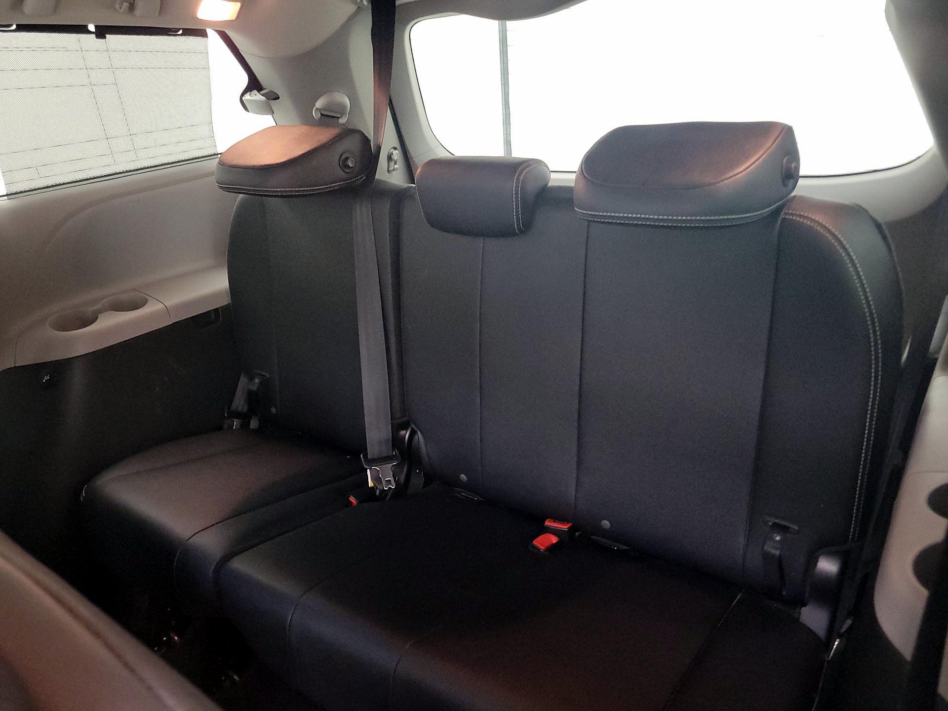 Thumbnail: 2017 Toyota Sienna - 20