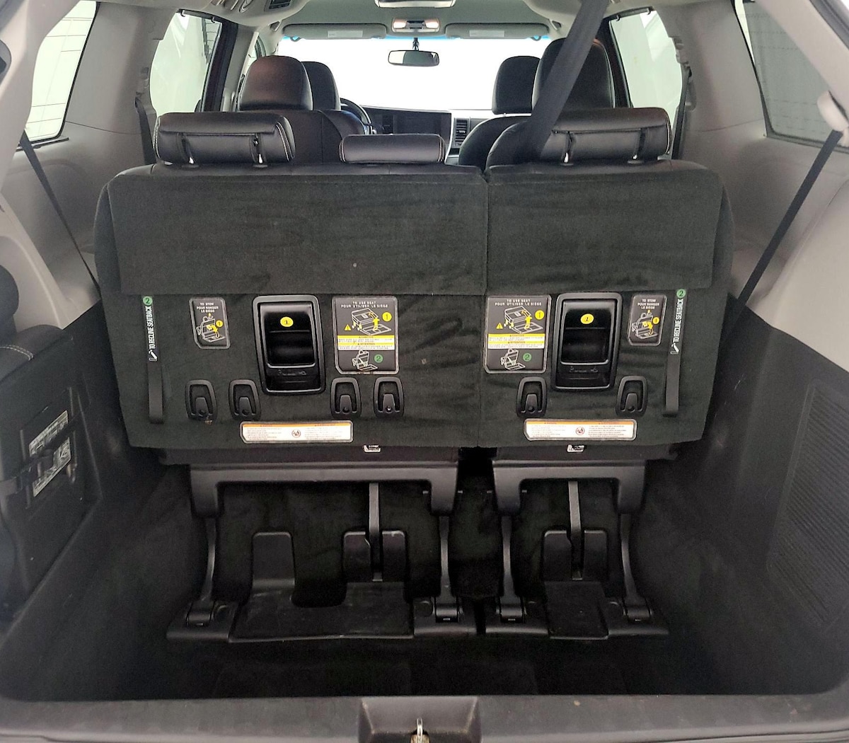 Trunk/Cargo (Seats Up)